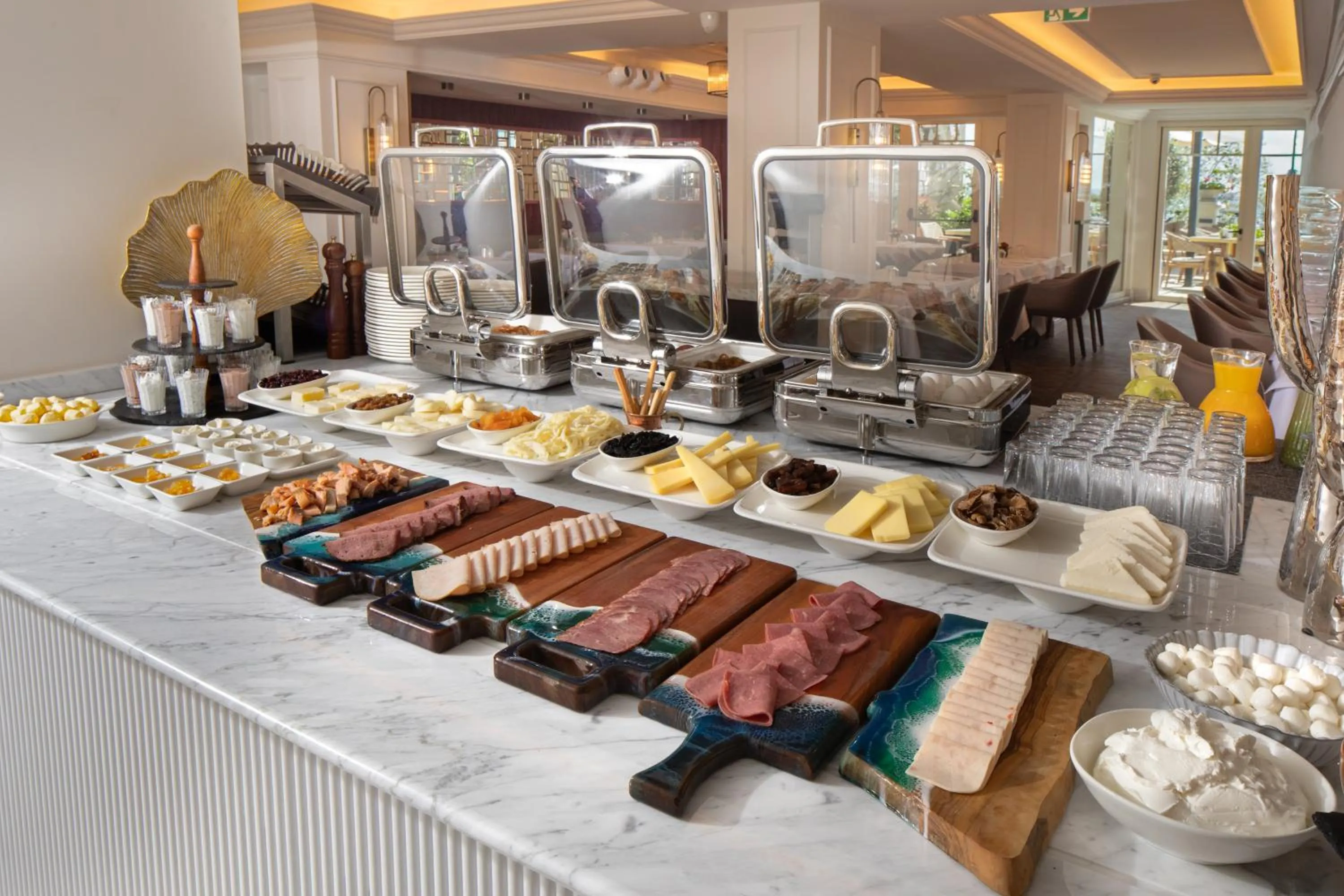 Breakfast in Me by Mula