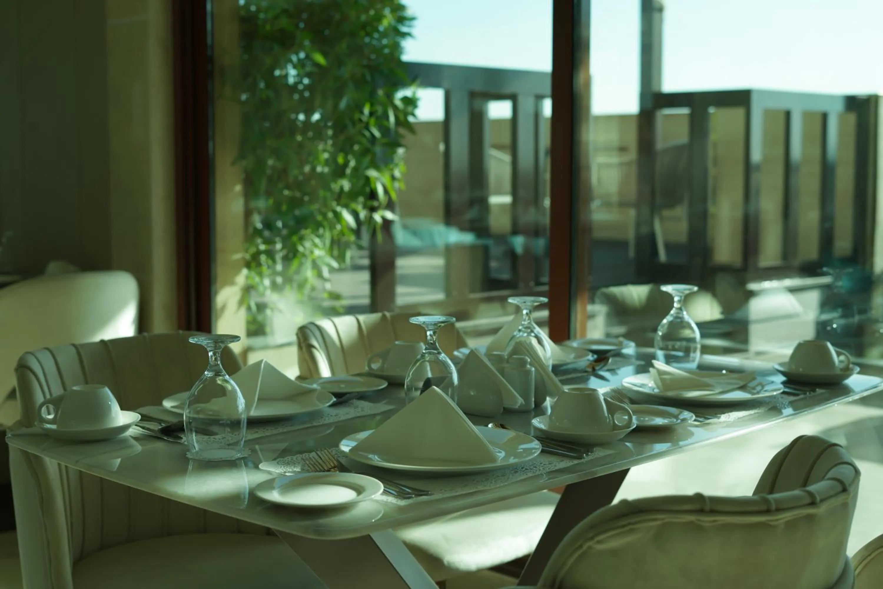 Restaurant/places to eat in La Zona Continental Hotel