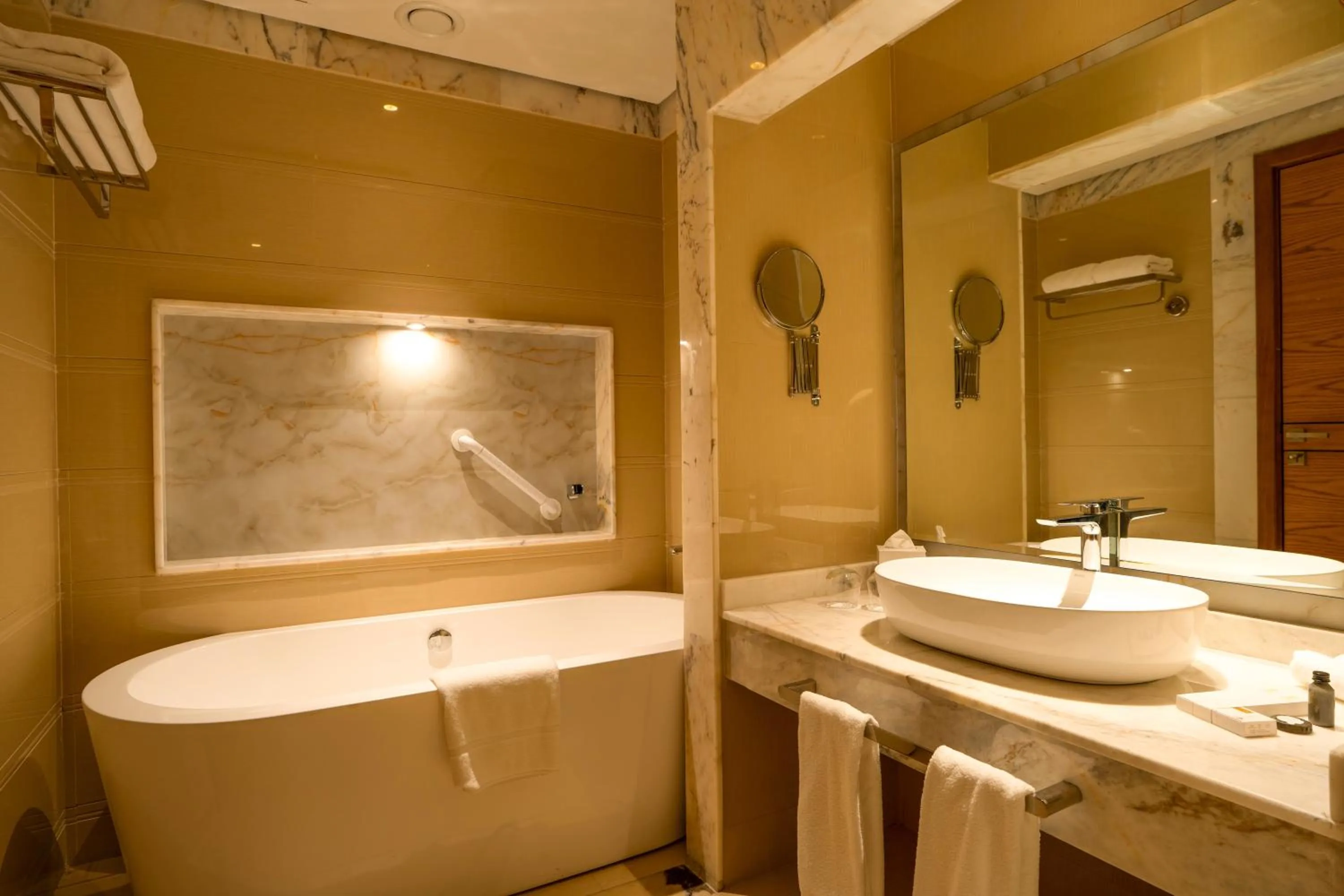 Bathroom in La Zona Continental Hotel