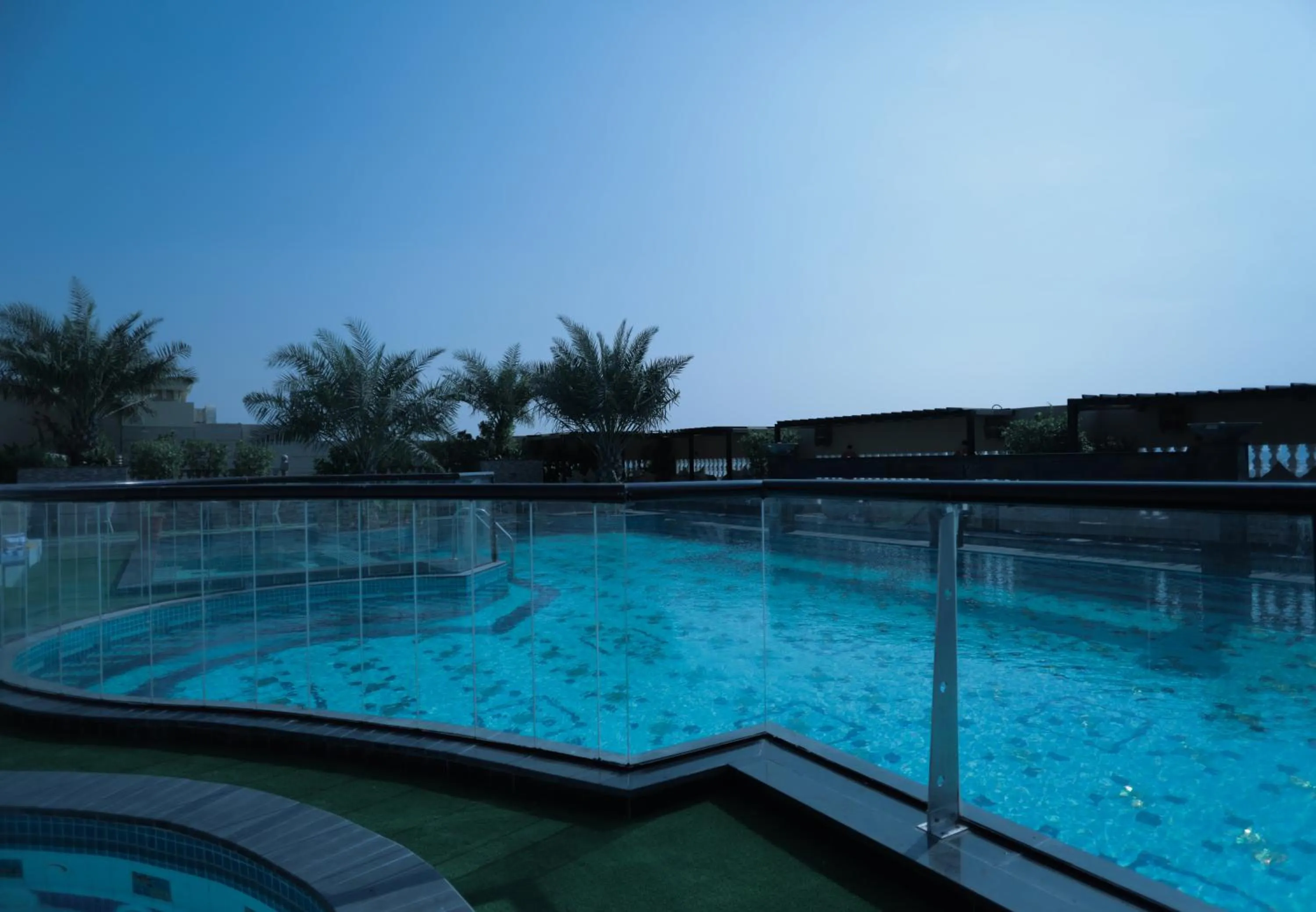 Swimming pool in La Zona Continental Hotel