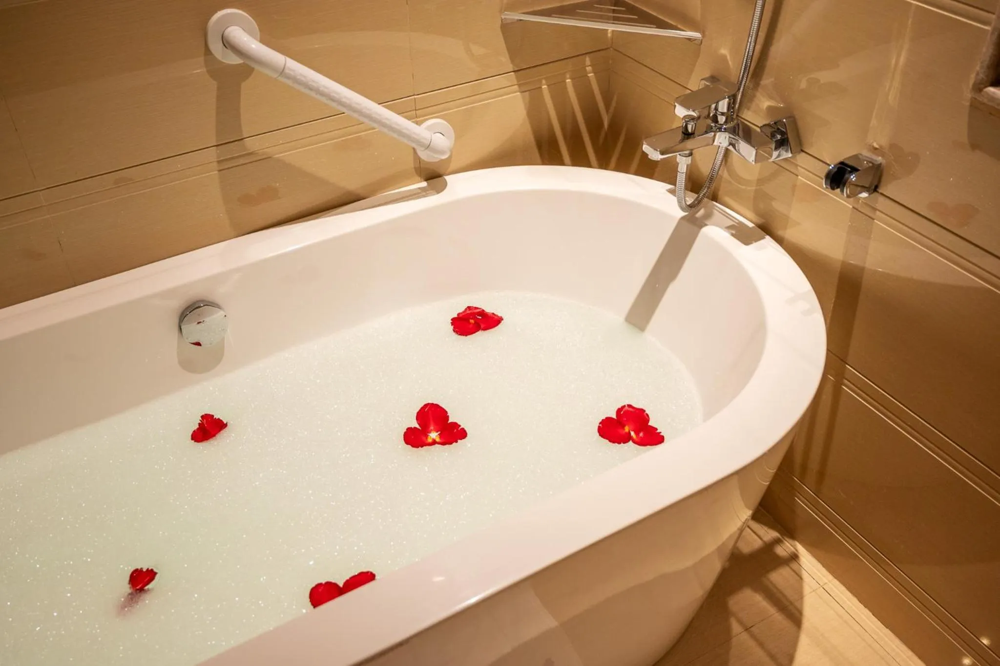 Bath in La Zona Continental Hotel