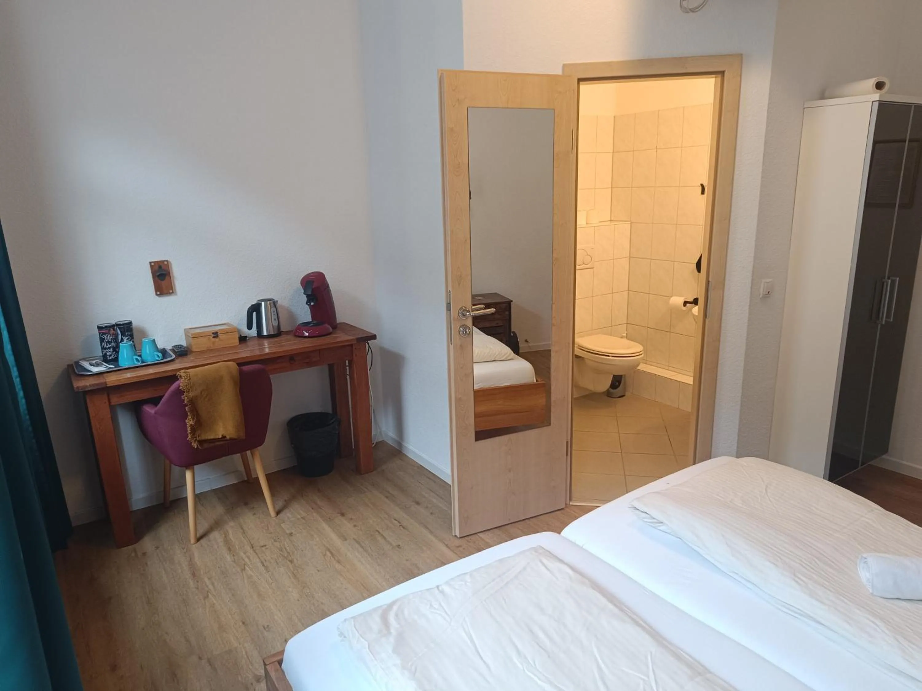 Photo of the whole room, Bed in VEGAS Hotel