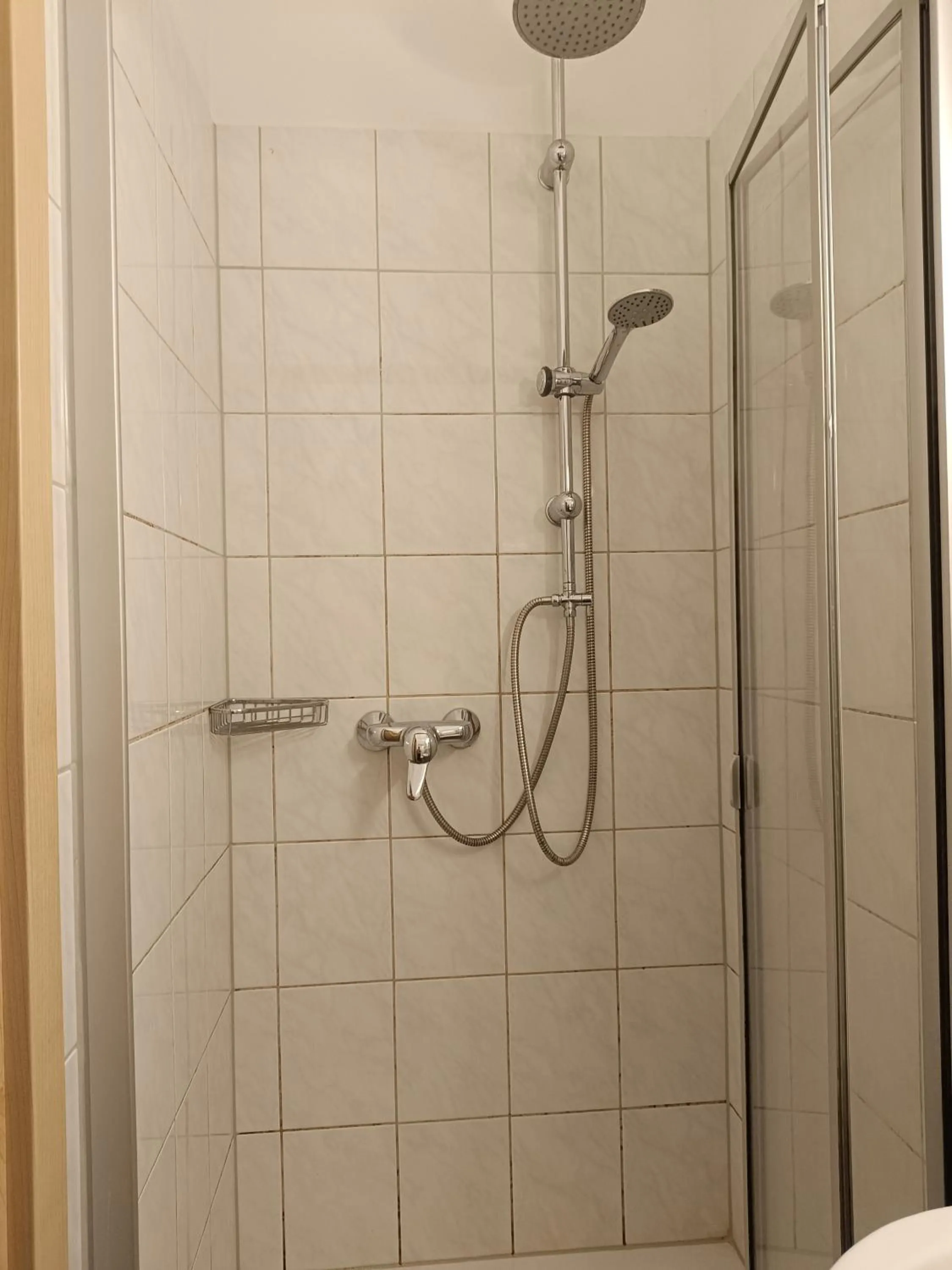 Shower in VEGAS Hotel