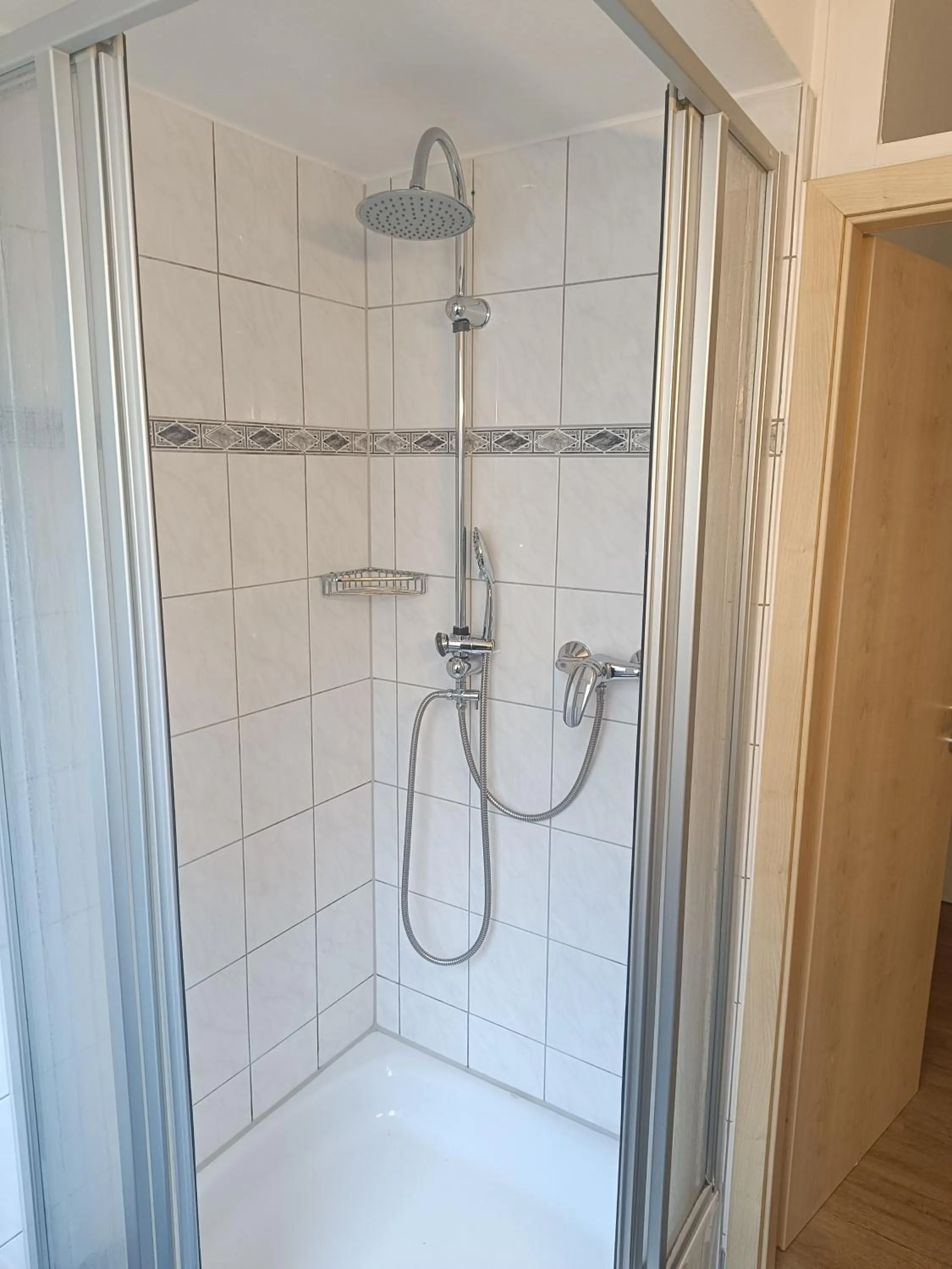 Shower in VEGAS Hotel