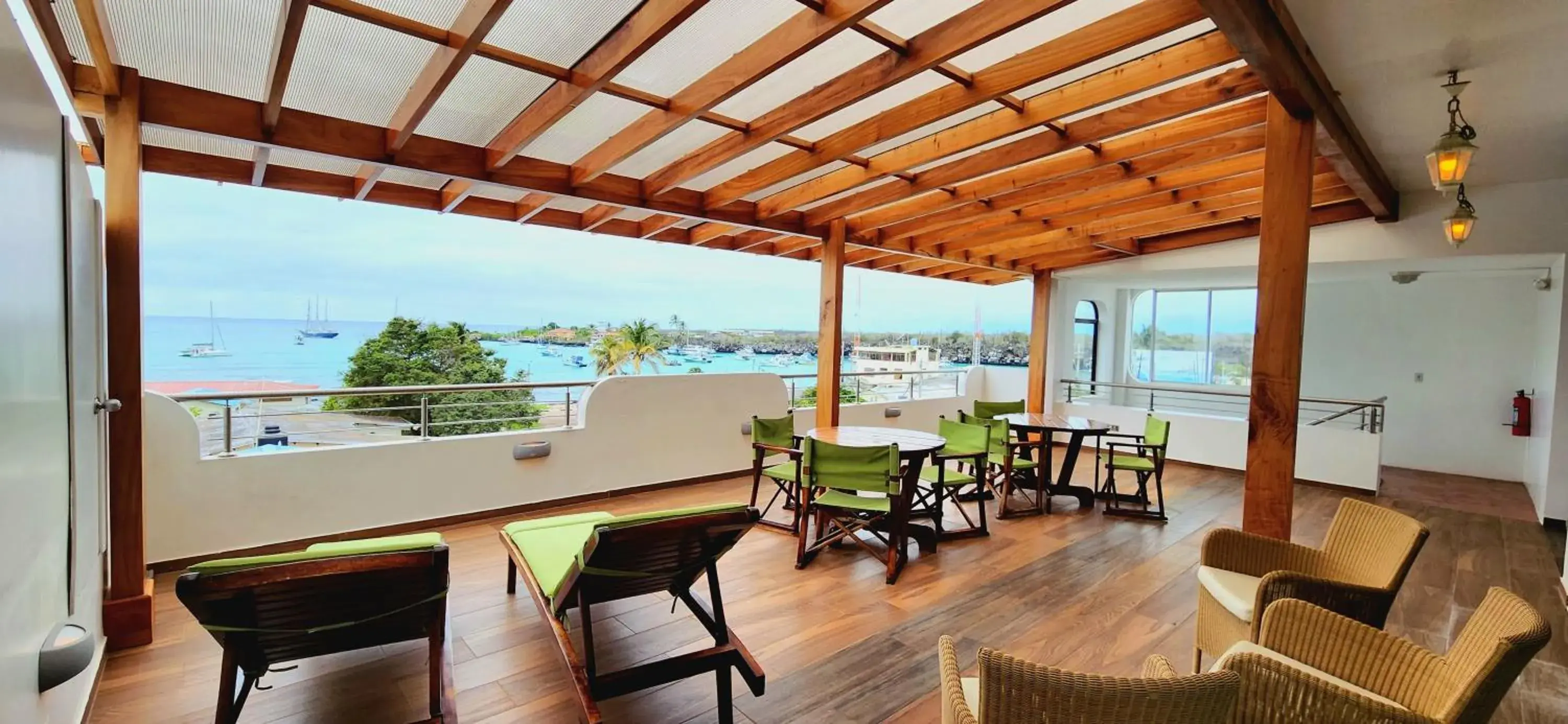 Galapagos Apartments - Bay View House Galapagos Apartments - Bay View House