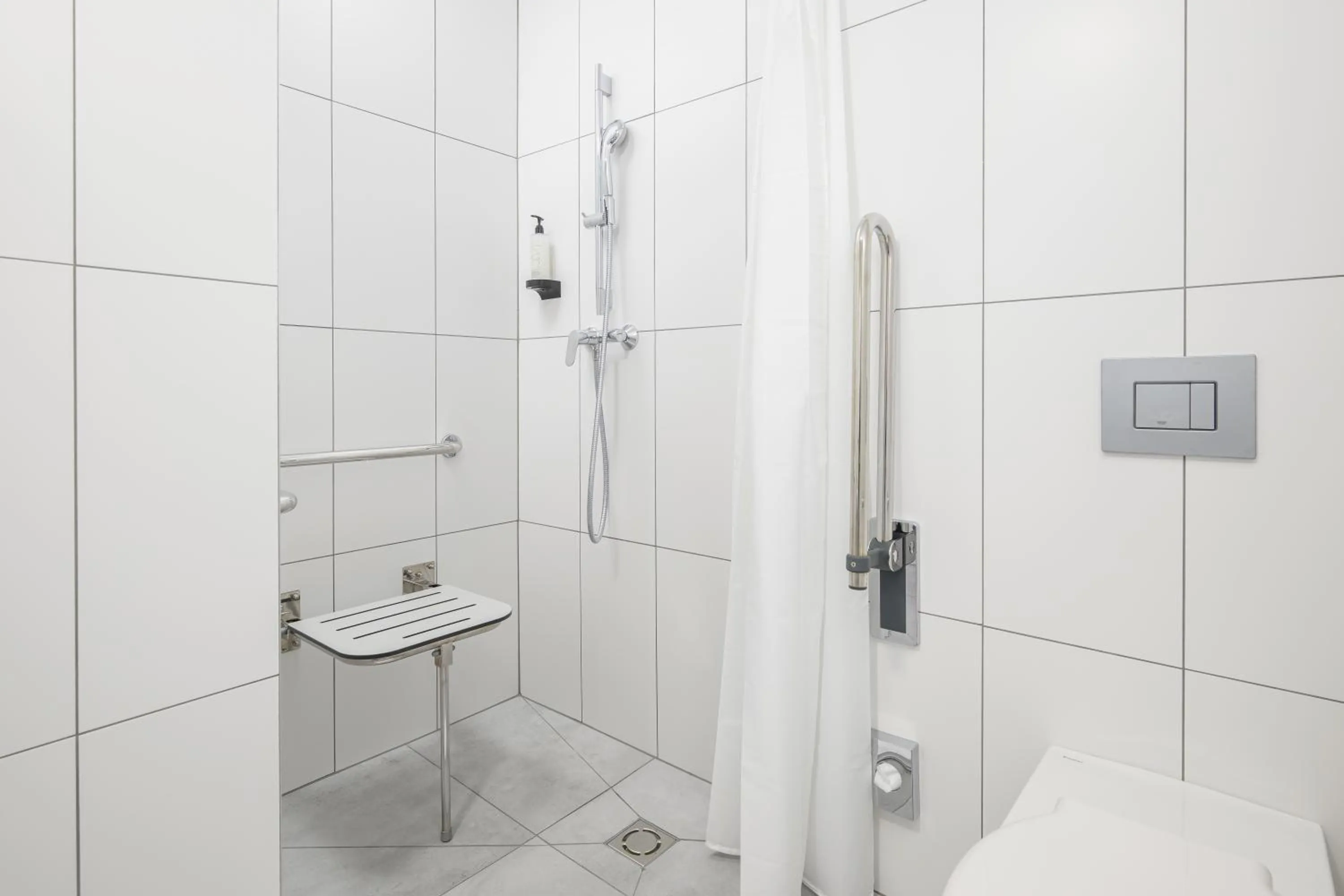 Shower in B&B HOTEL Kalisz Centrum
