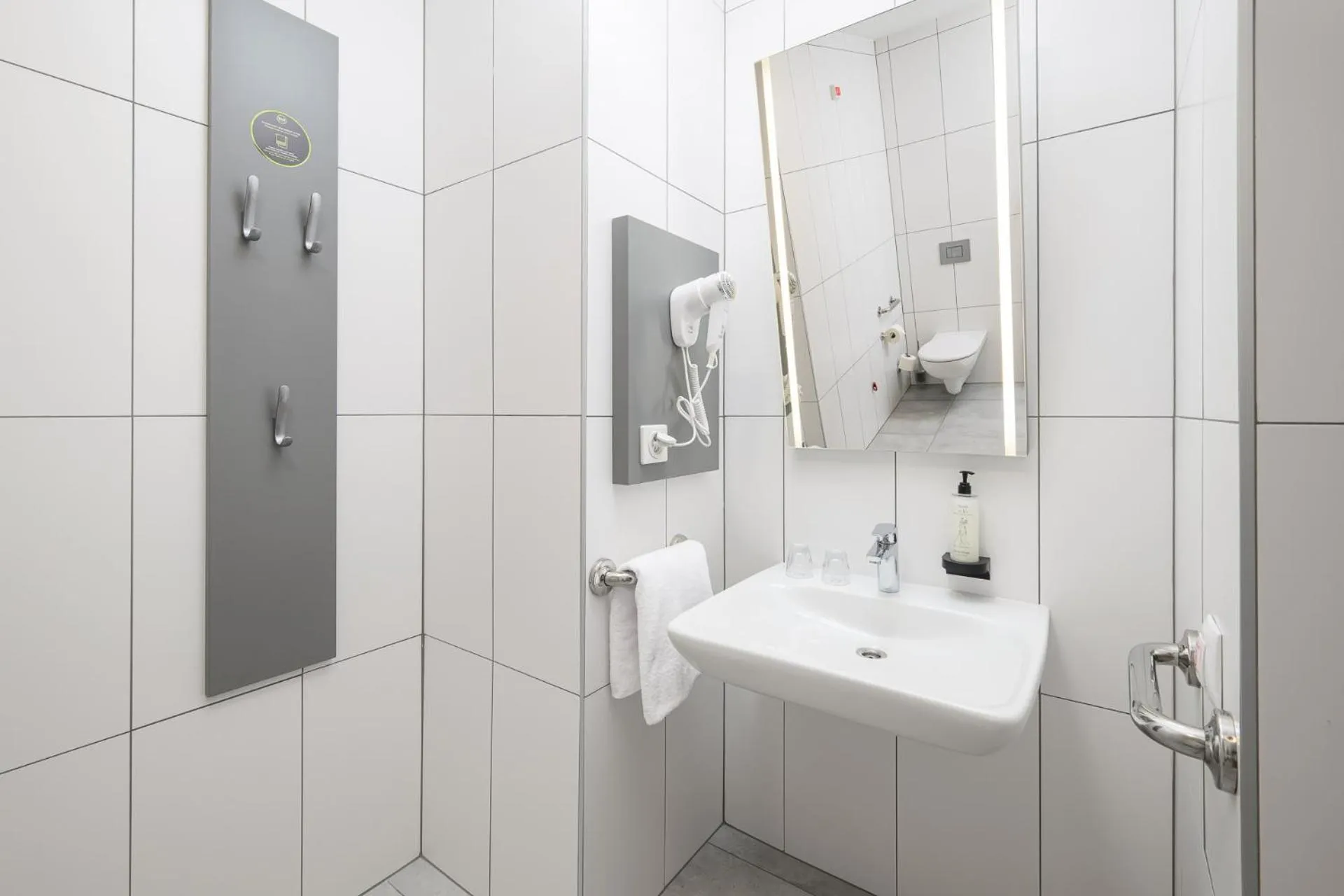 Bathroom in B&B HOTEL Kalisz Centrum