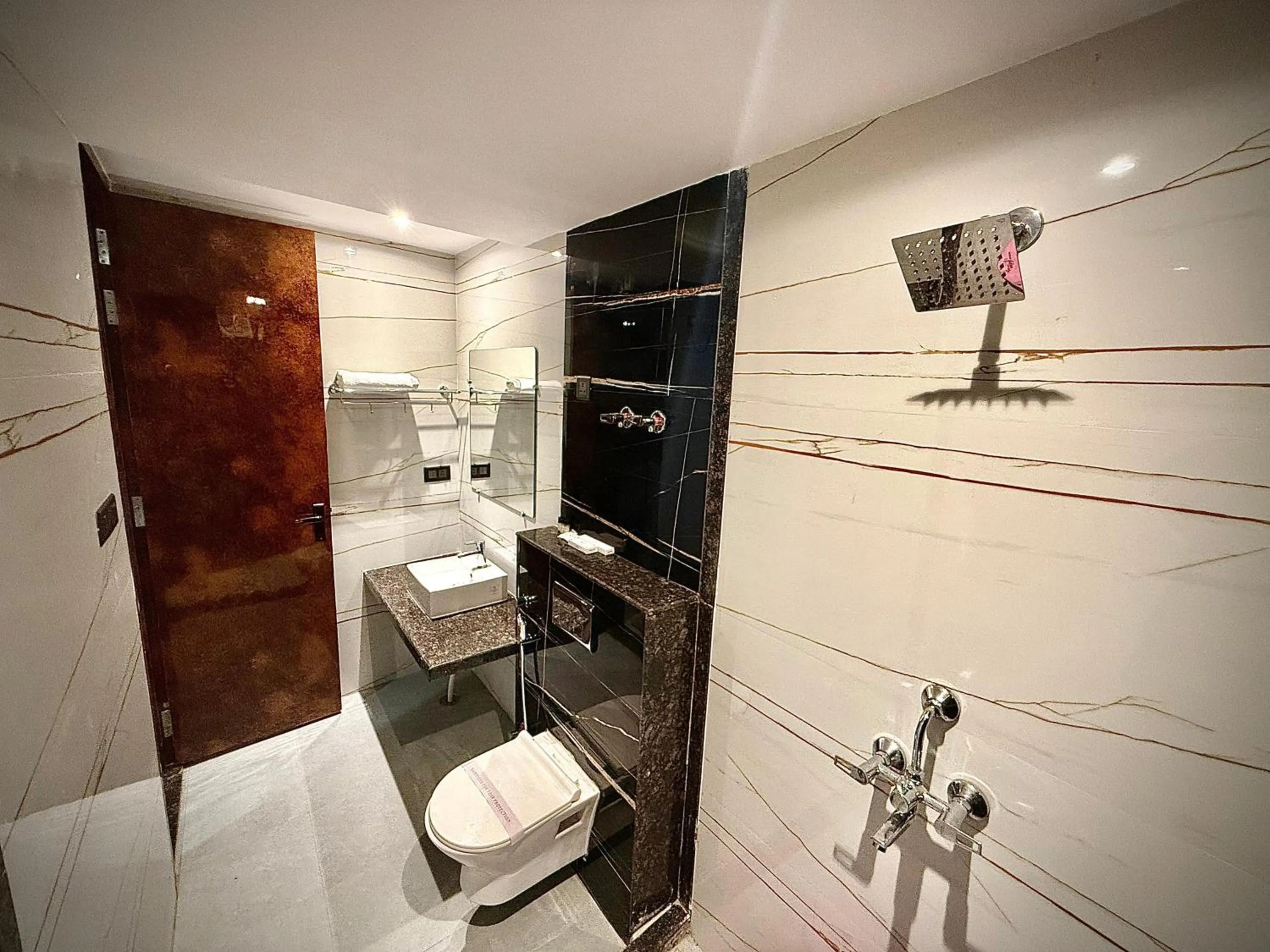 Hotel Lata Continental