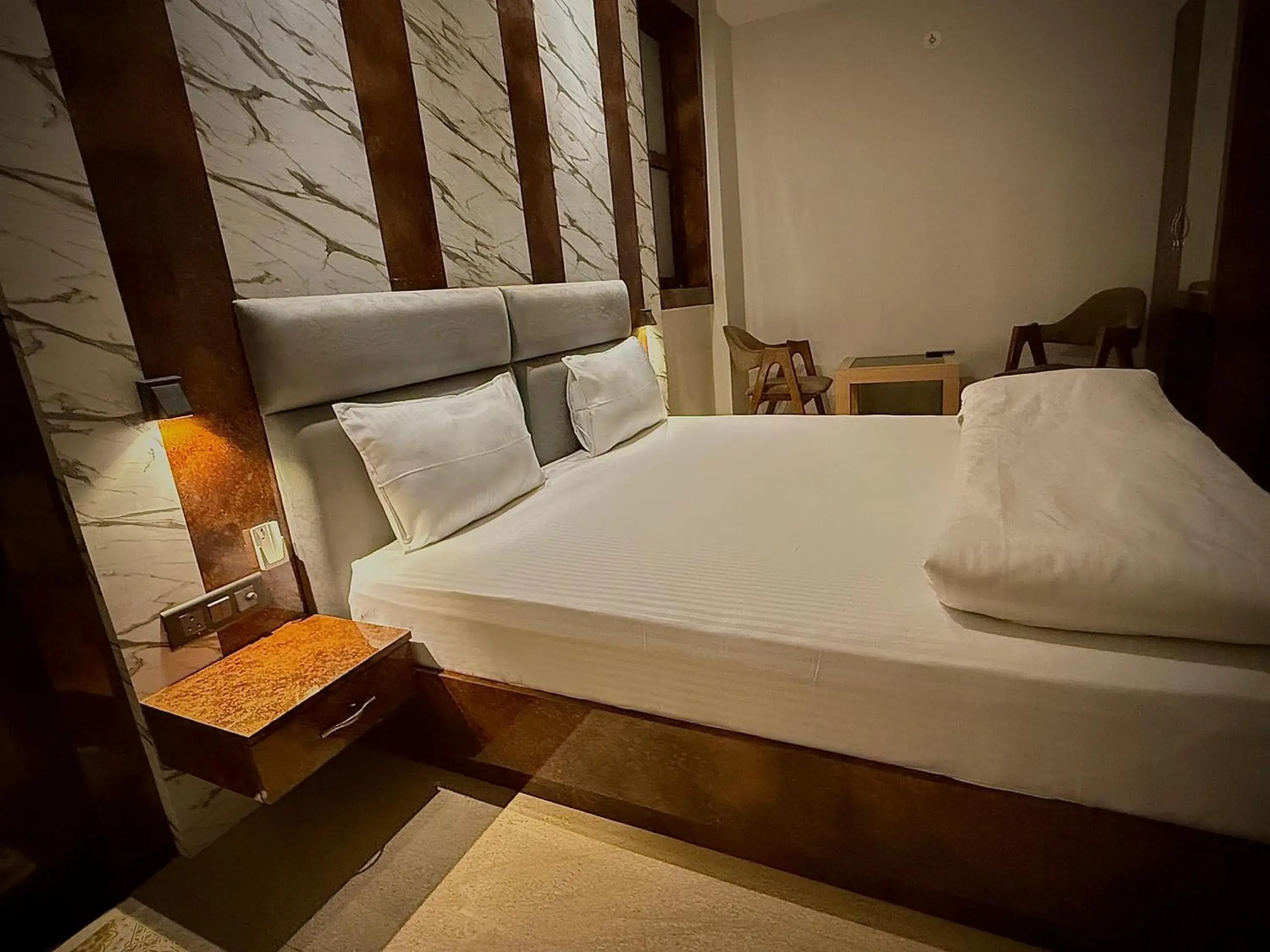 Standard Double Room with Shared Bathroom in Hotel Lata Continental Standard Double Room with Shared Bathroom in Hotel Lata Continental