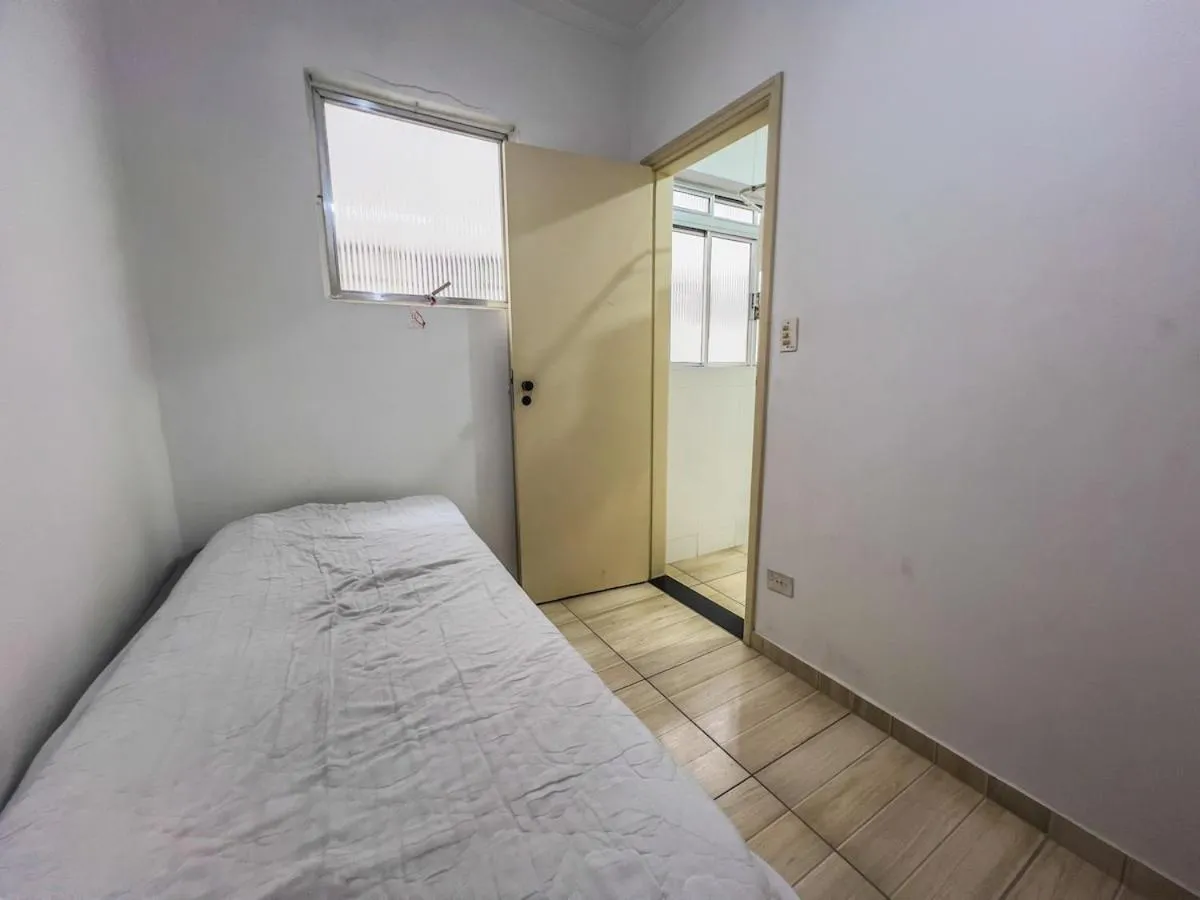 Bed in R15 · 2 quadras da praia R15