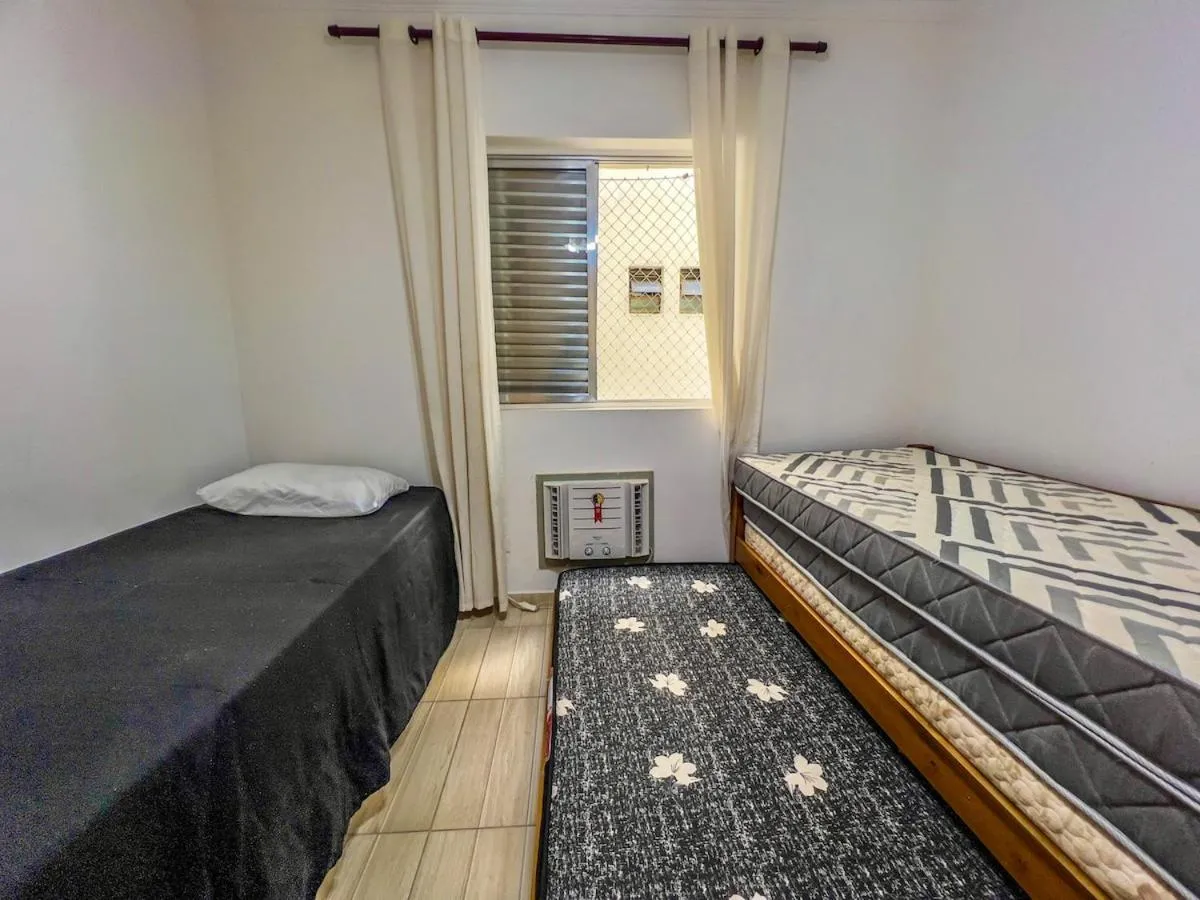 Bed in R15 · 2 quadras da praia R15
