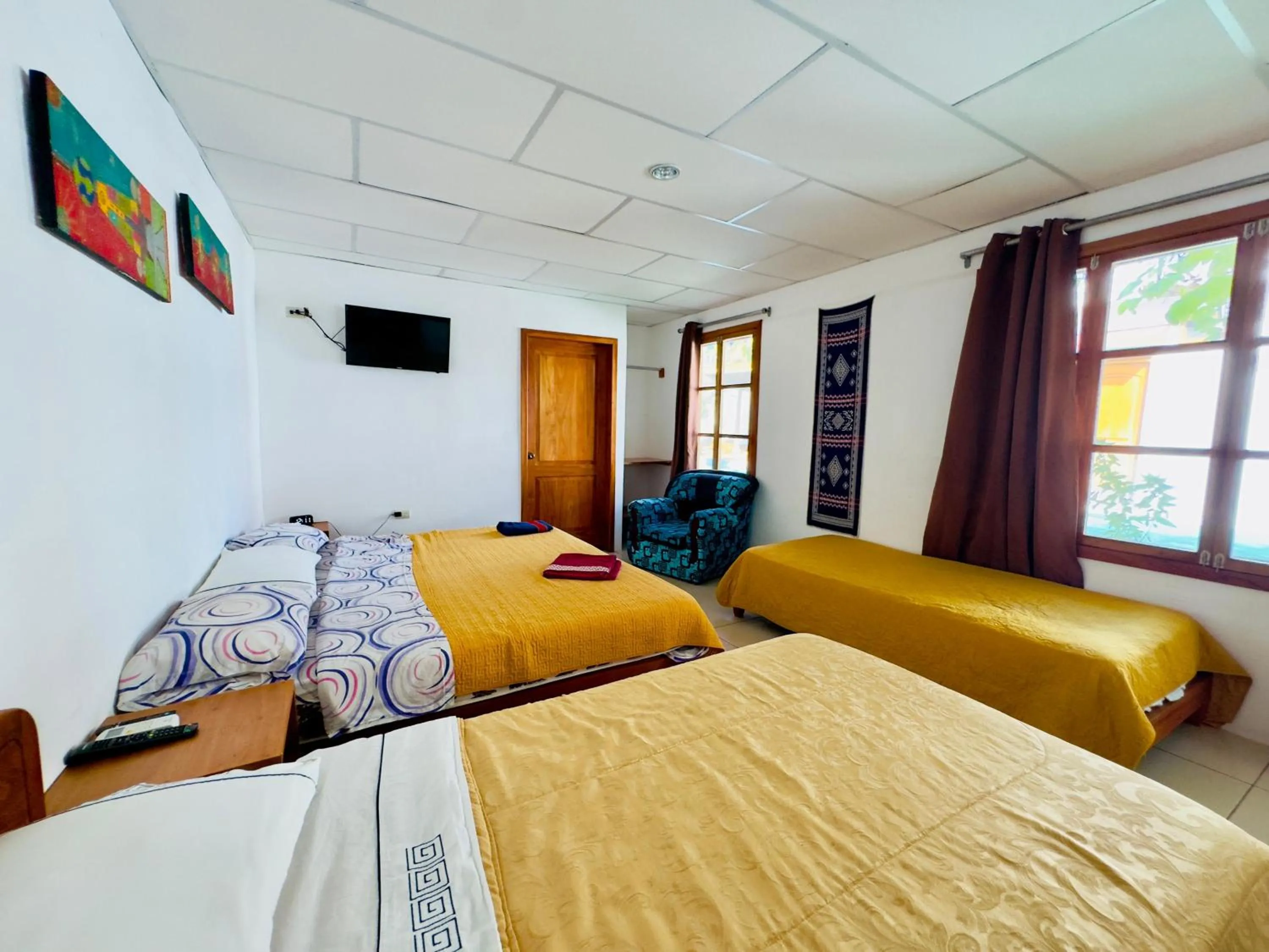 Bed in The Galapagos Pearl B&B