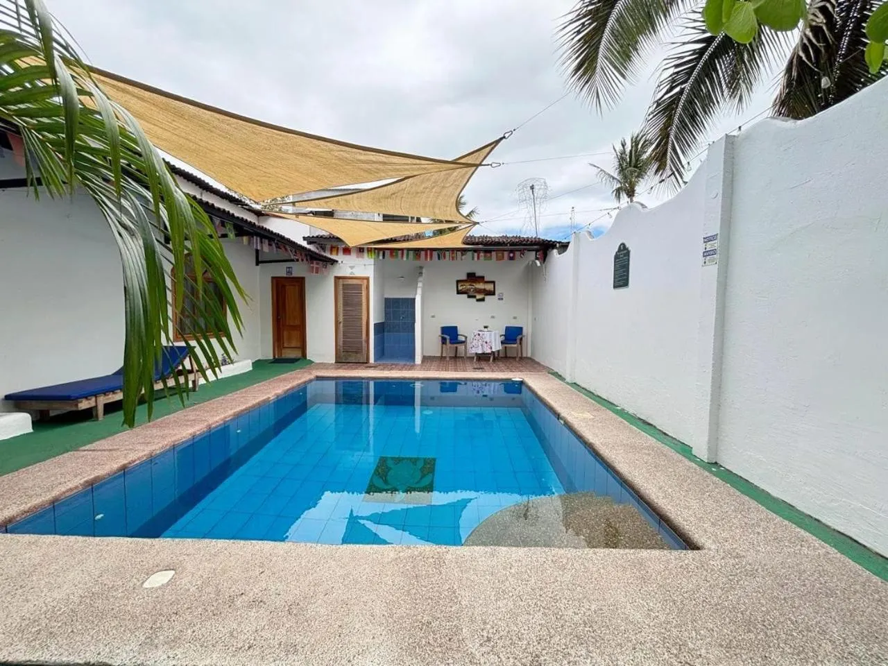 Swimming pool in The Galapagos Pearl B&B