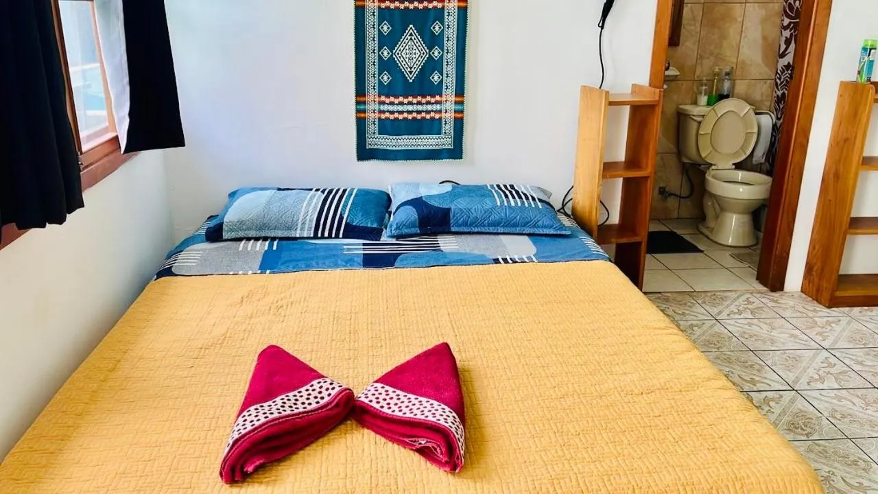 Bed in The Galapagos Pearl B&B