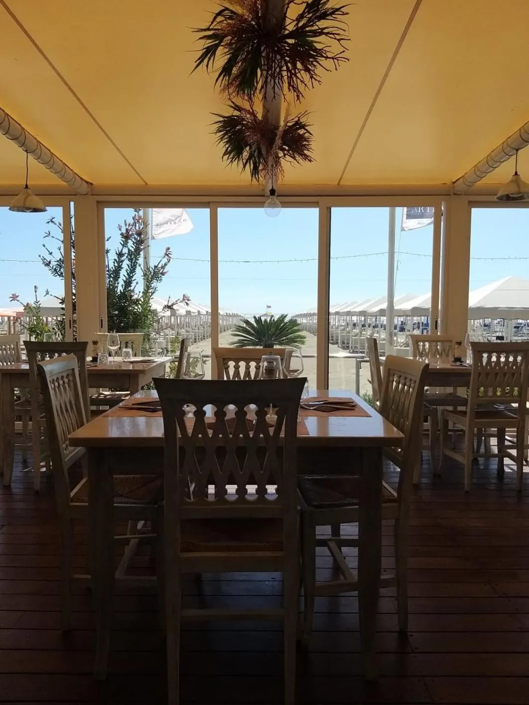 Restaurant/places to eat in Danio beach house