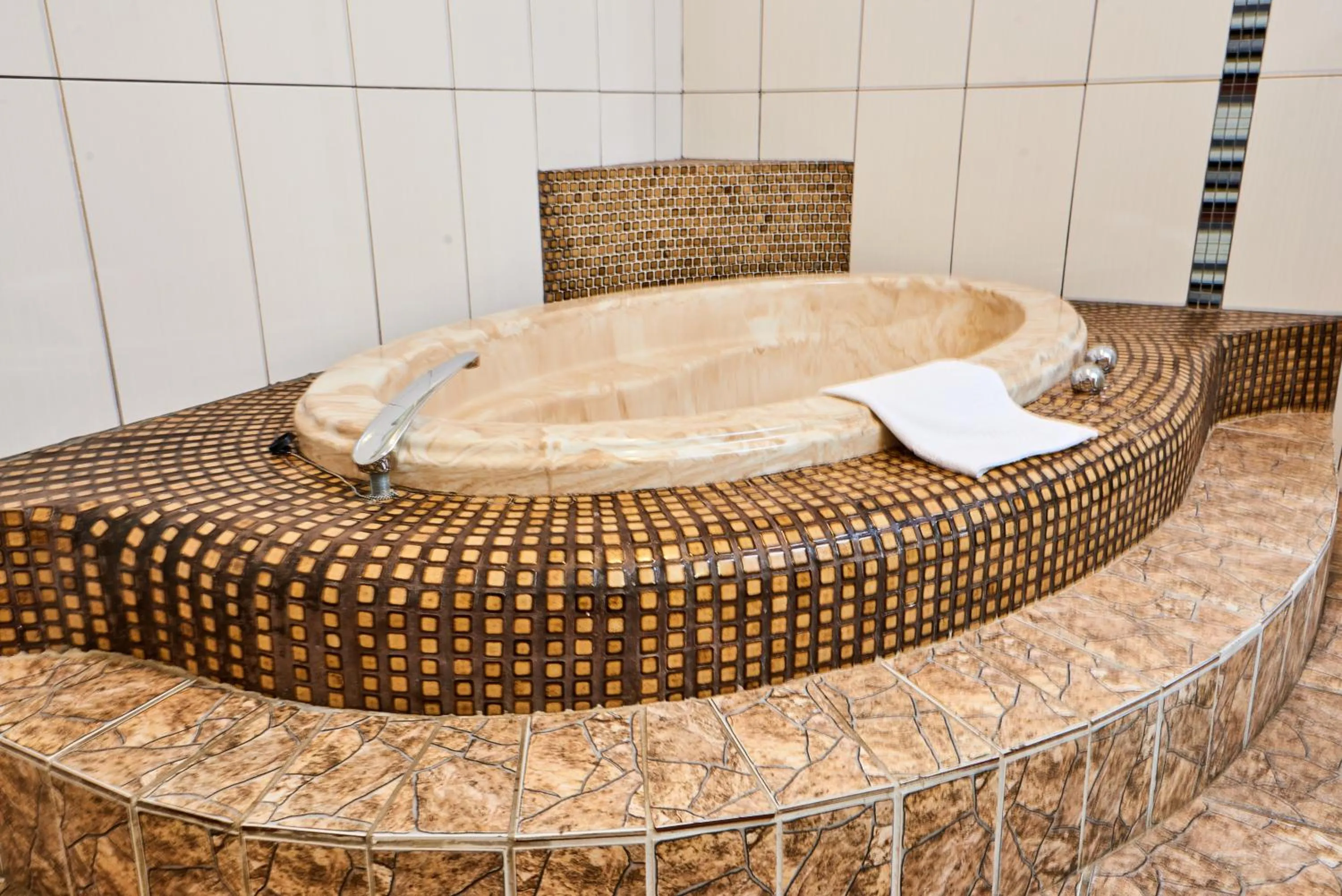 Hot Tub in Kwa-Eden Hotels and Conferencing