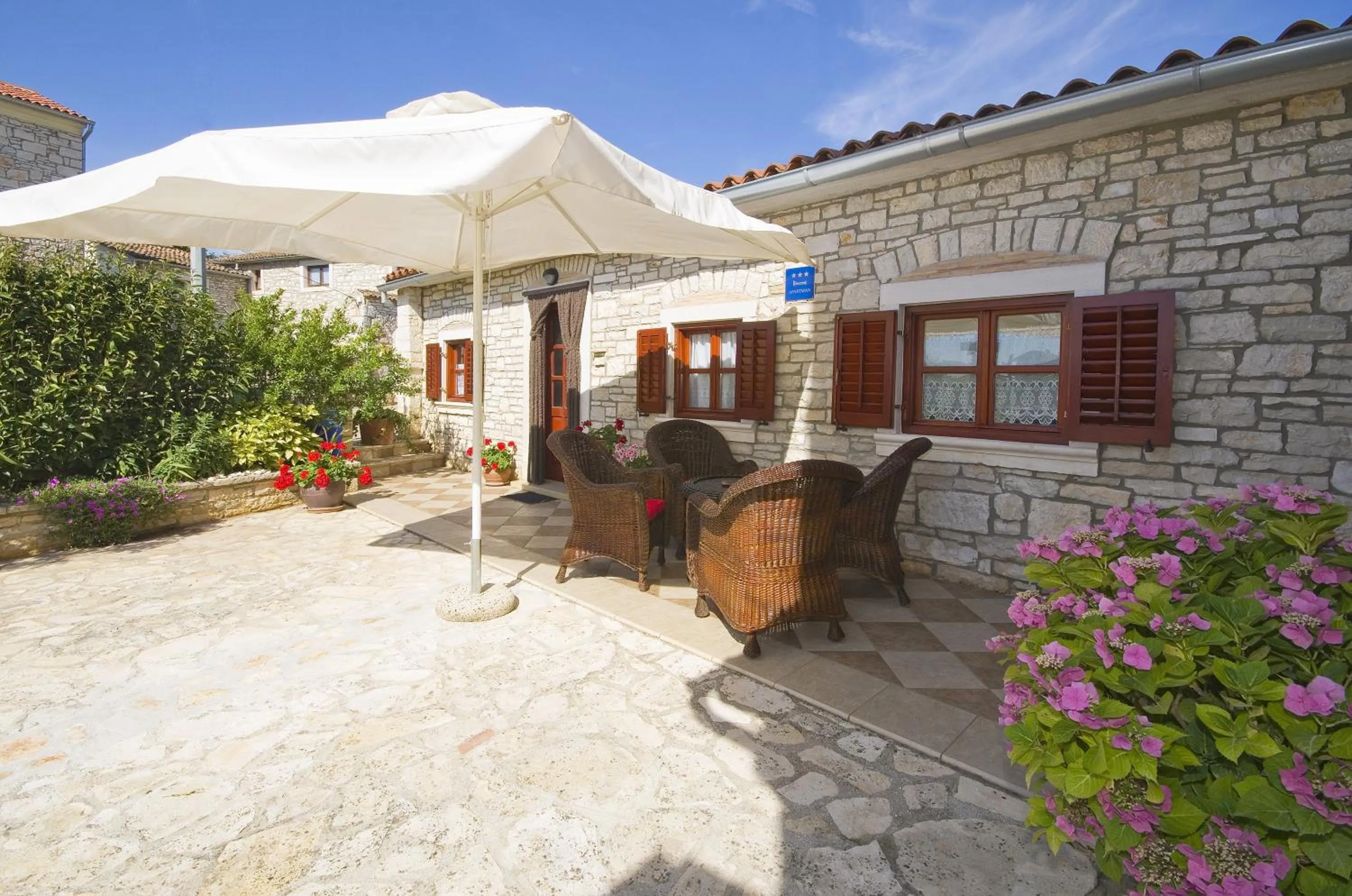 Property building in Mon Perin Castrum - Apartment Ivan