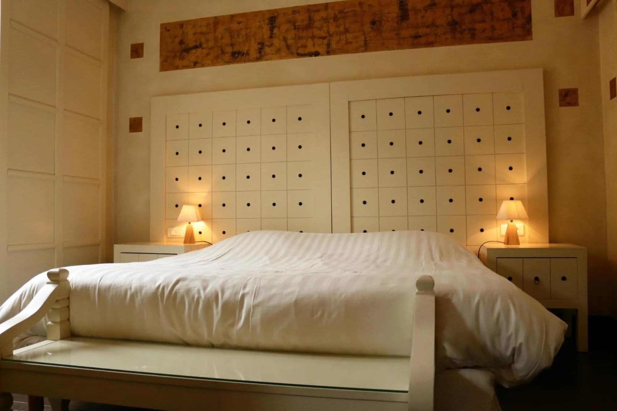 Bed in Hotel Restaurant "Le Strasbourg"