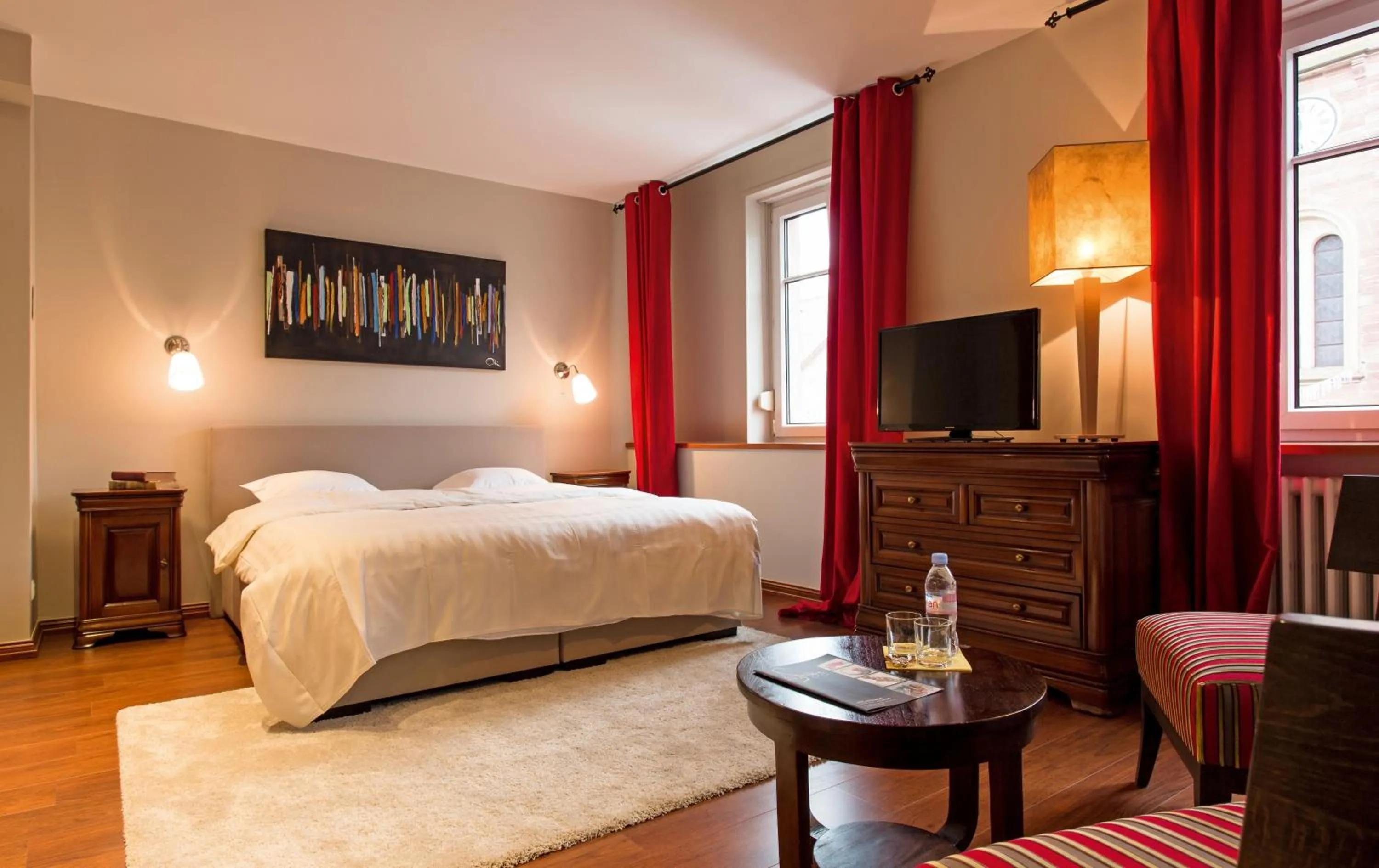 Bed in Hotel Restaurant "Le Strasbourg"