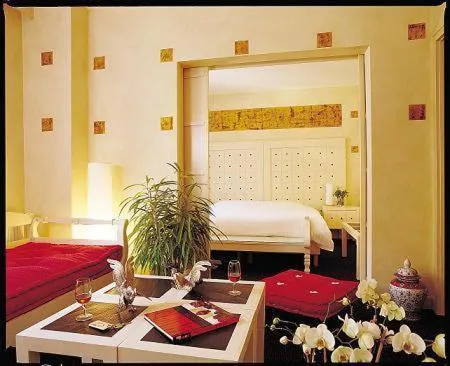 Bed in Hotel Restaurant "Le Strasbourg"