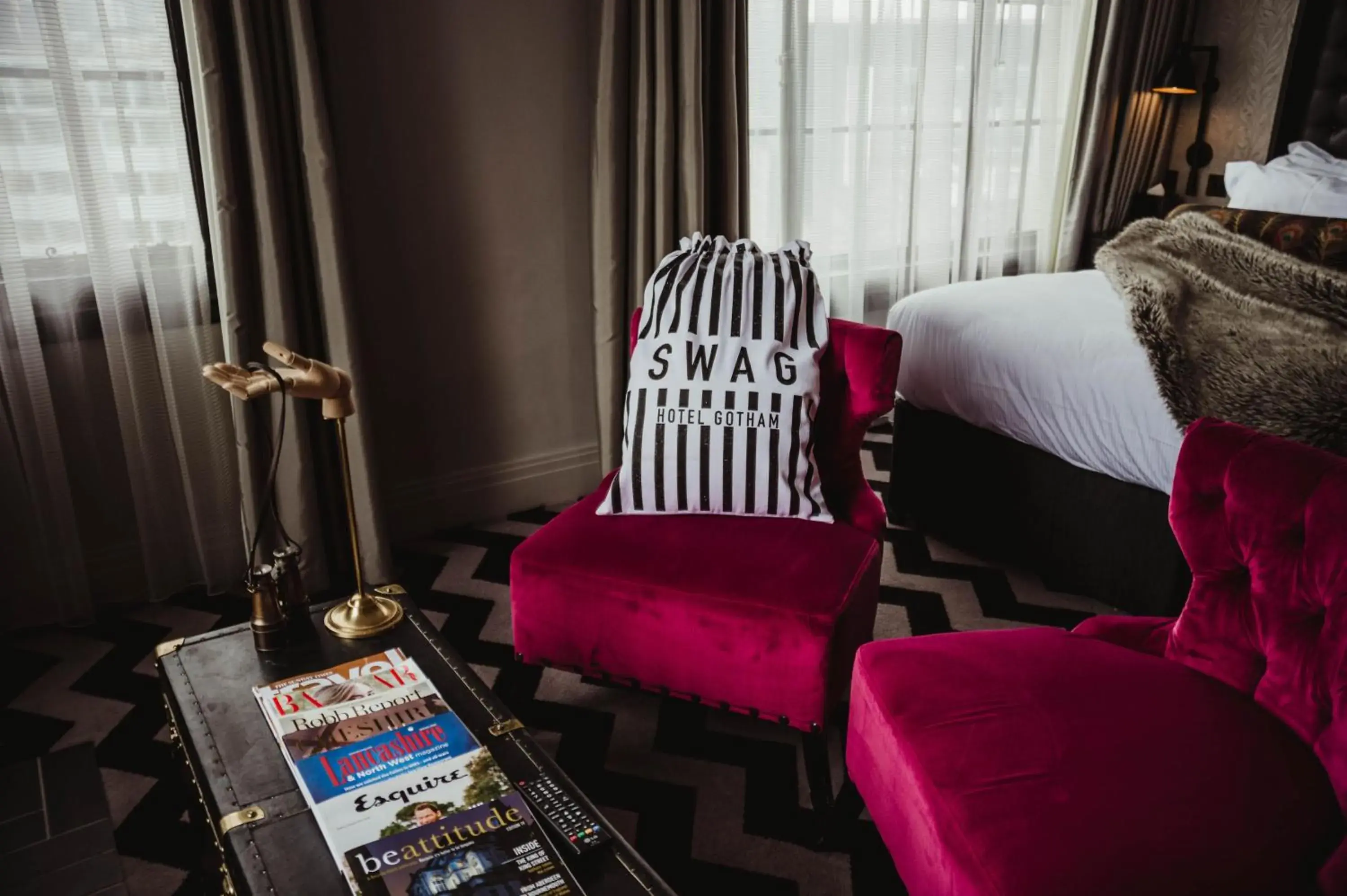 Seating area, Bed in Hotel Gotham Seating area, Bed in Hotel Gotham