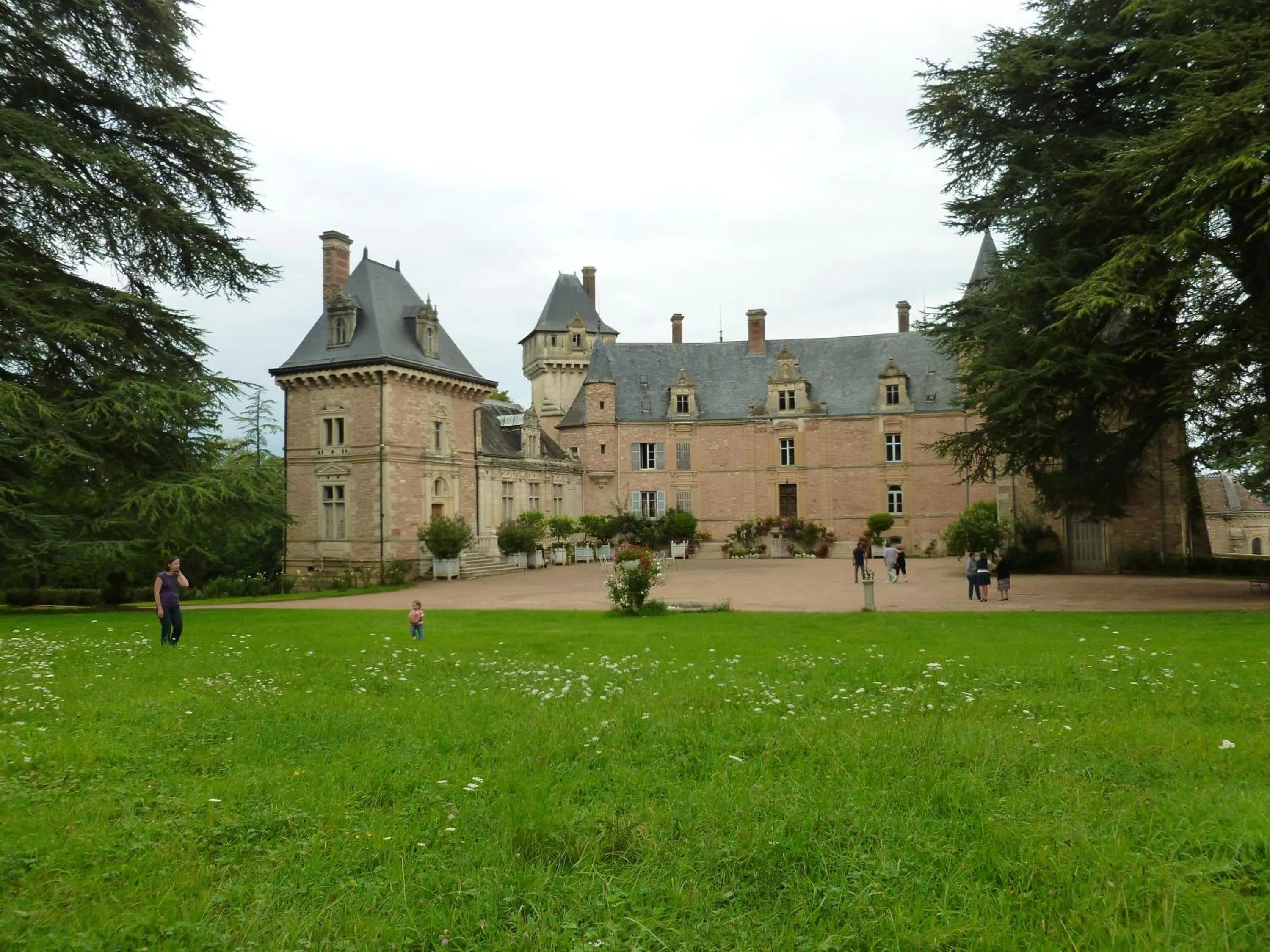 Facade/entrance in Chateau de Bresse sur Grosne
