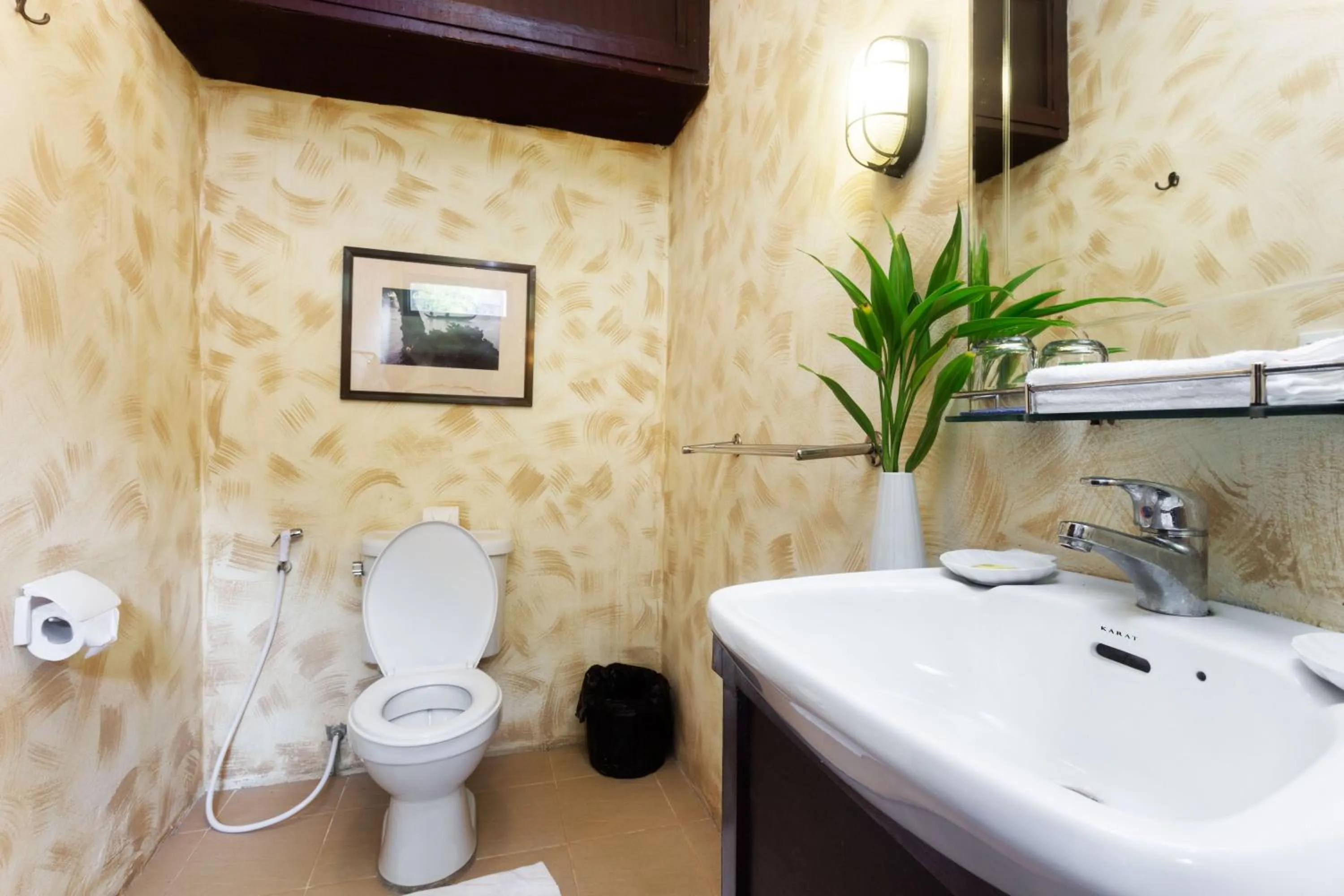 Toilet in The Cockatoo Nature Resort & Spa