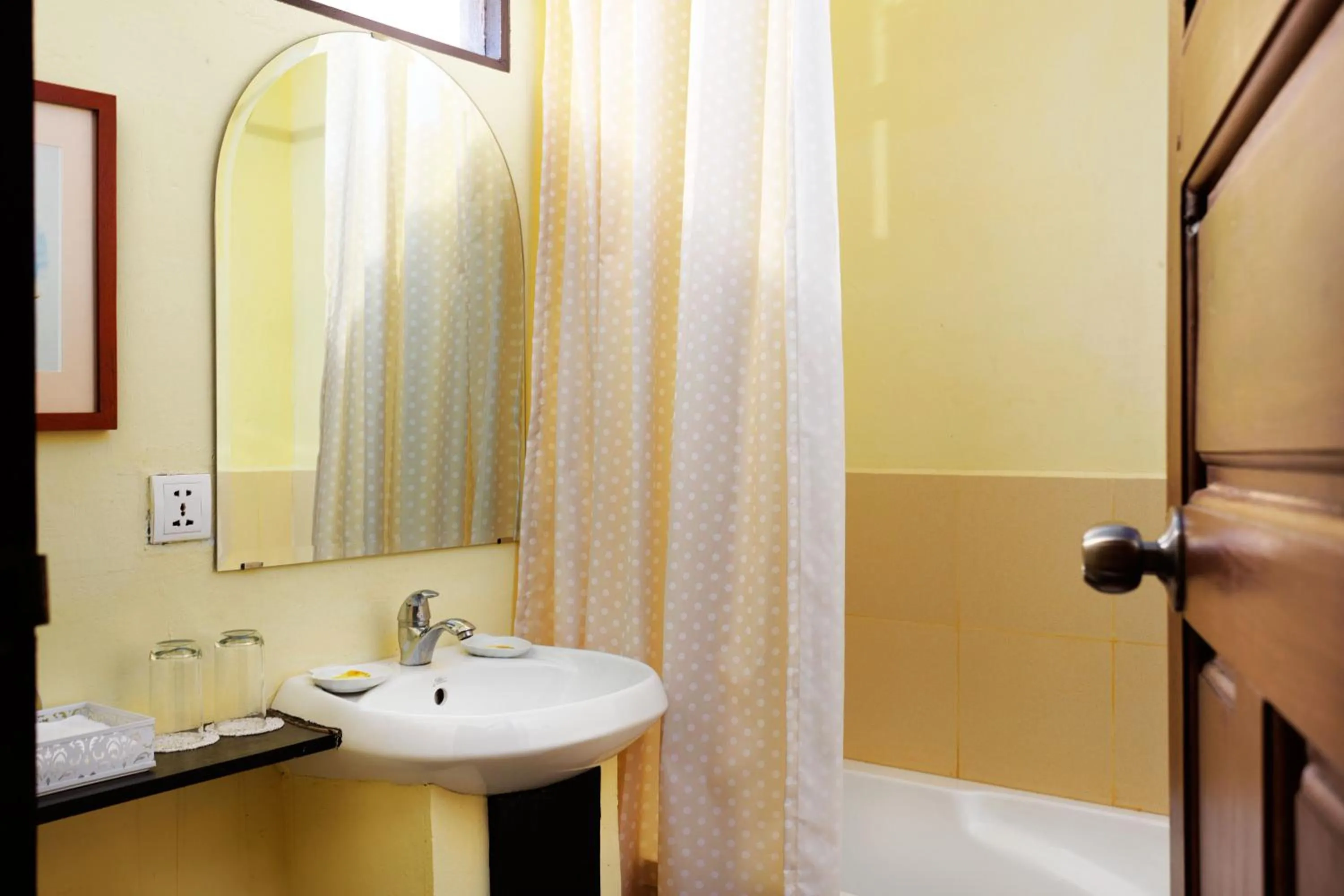 Bathroom in The Cockatoo Nature Resort & Spa