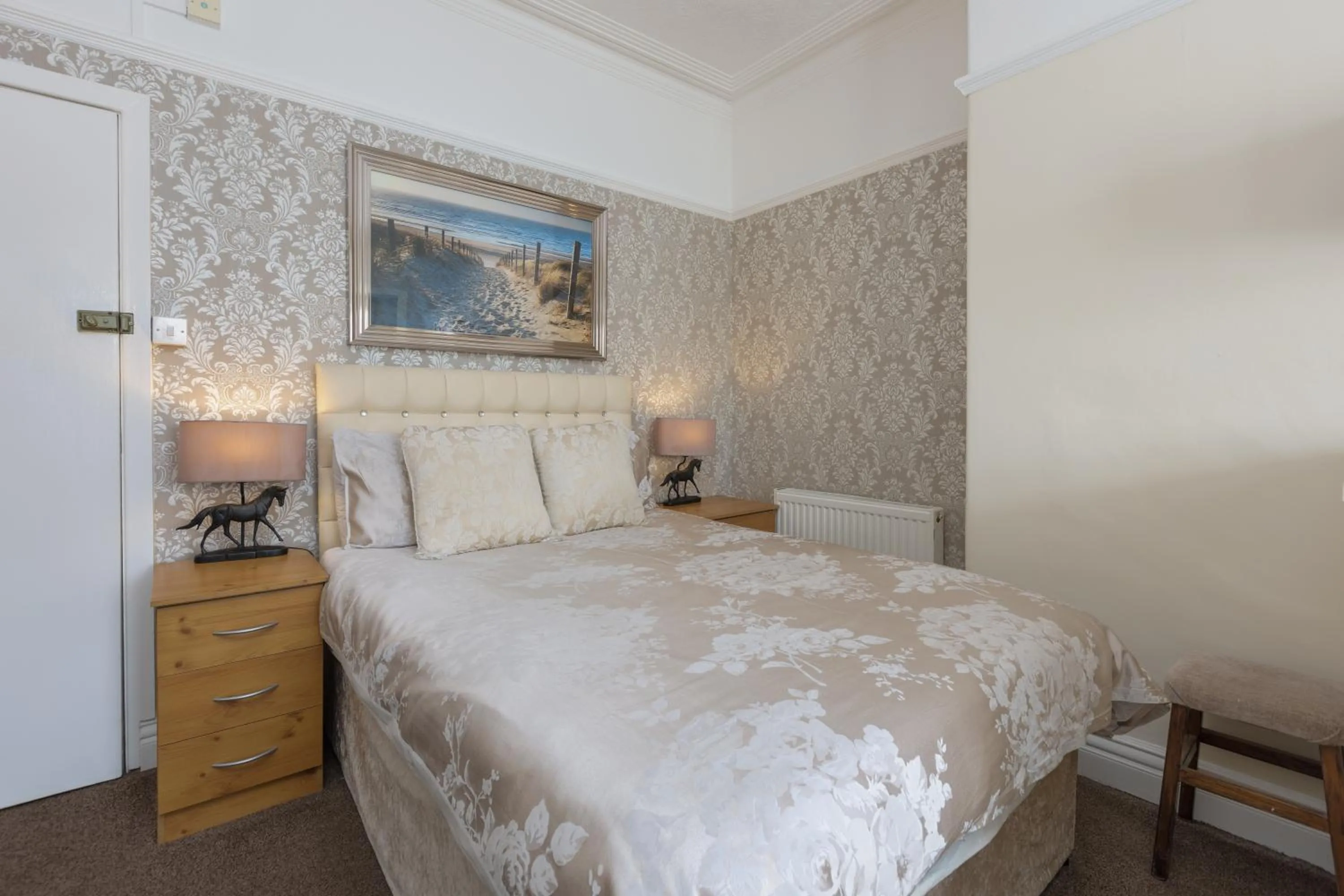 Bed in Beachcliffe Holiday Apartments
