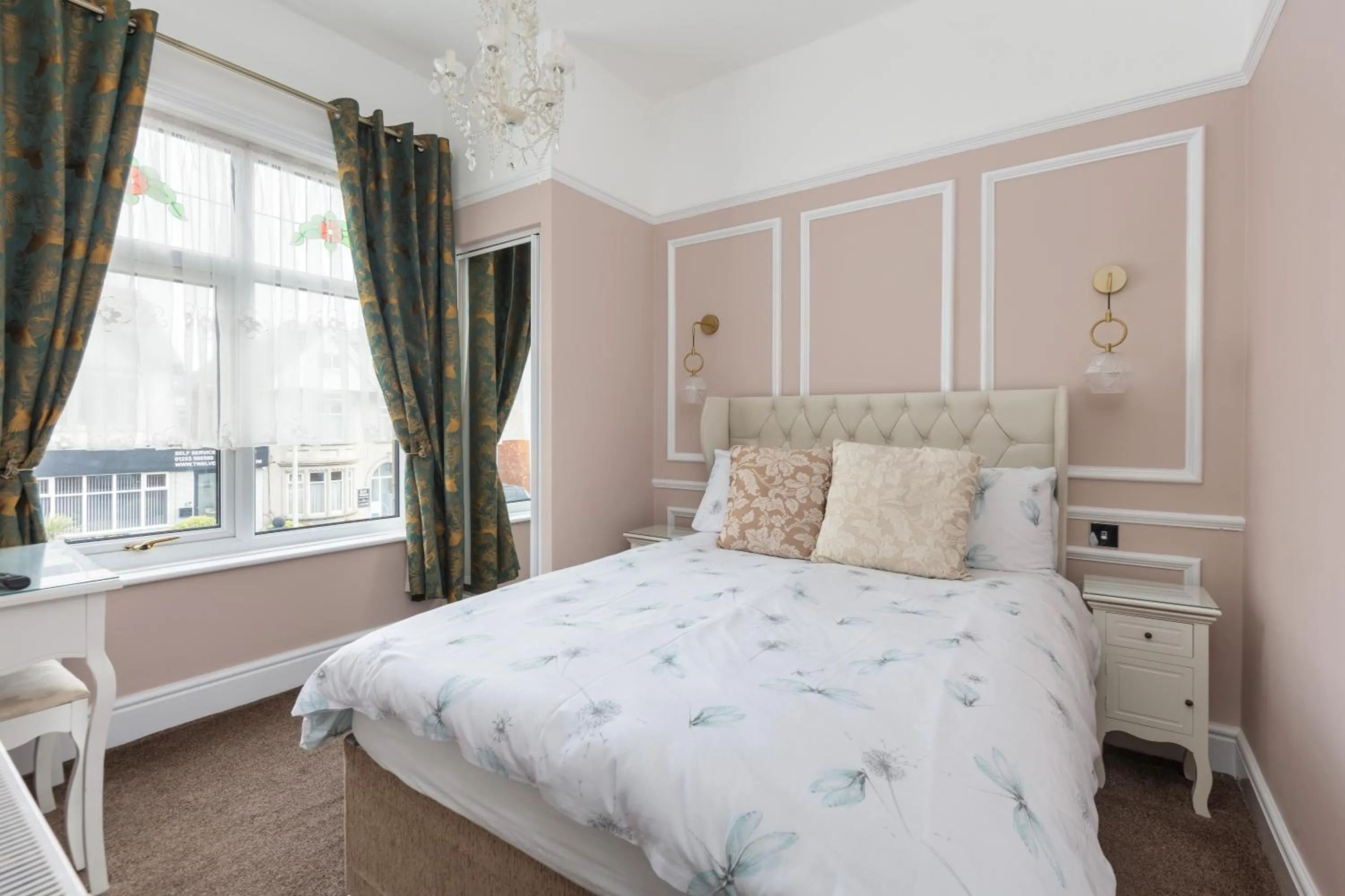 Bedroom, Bed in Beachcliffe Holiday Apartments