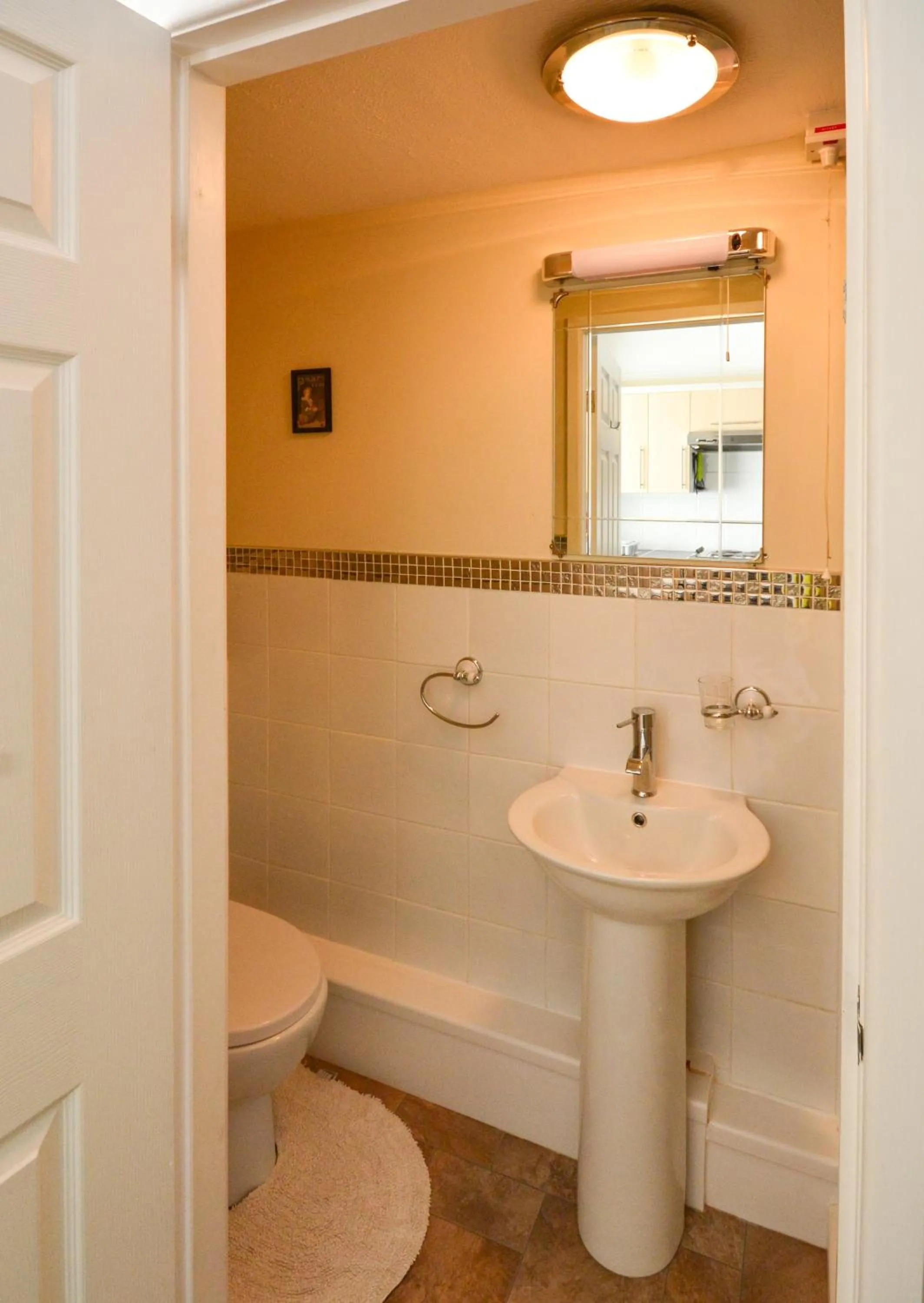 Shower in Beachcliffe Holiday Apartments