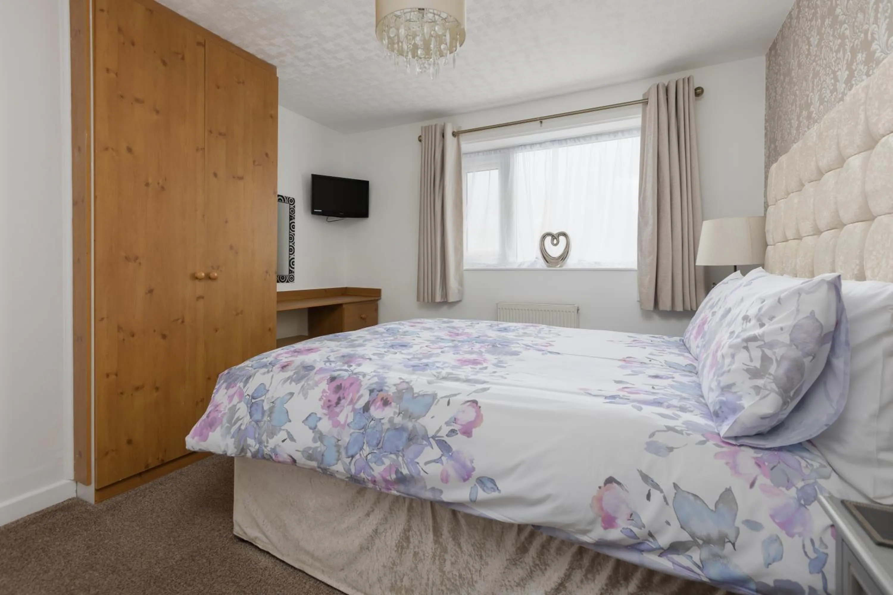 Bedroom, Bed in Beachcliffe Holiday Apartments