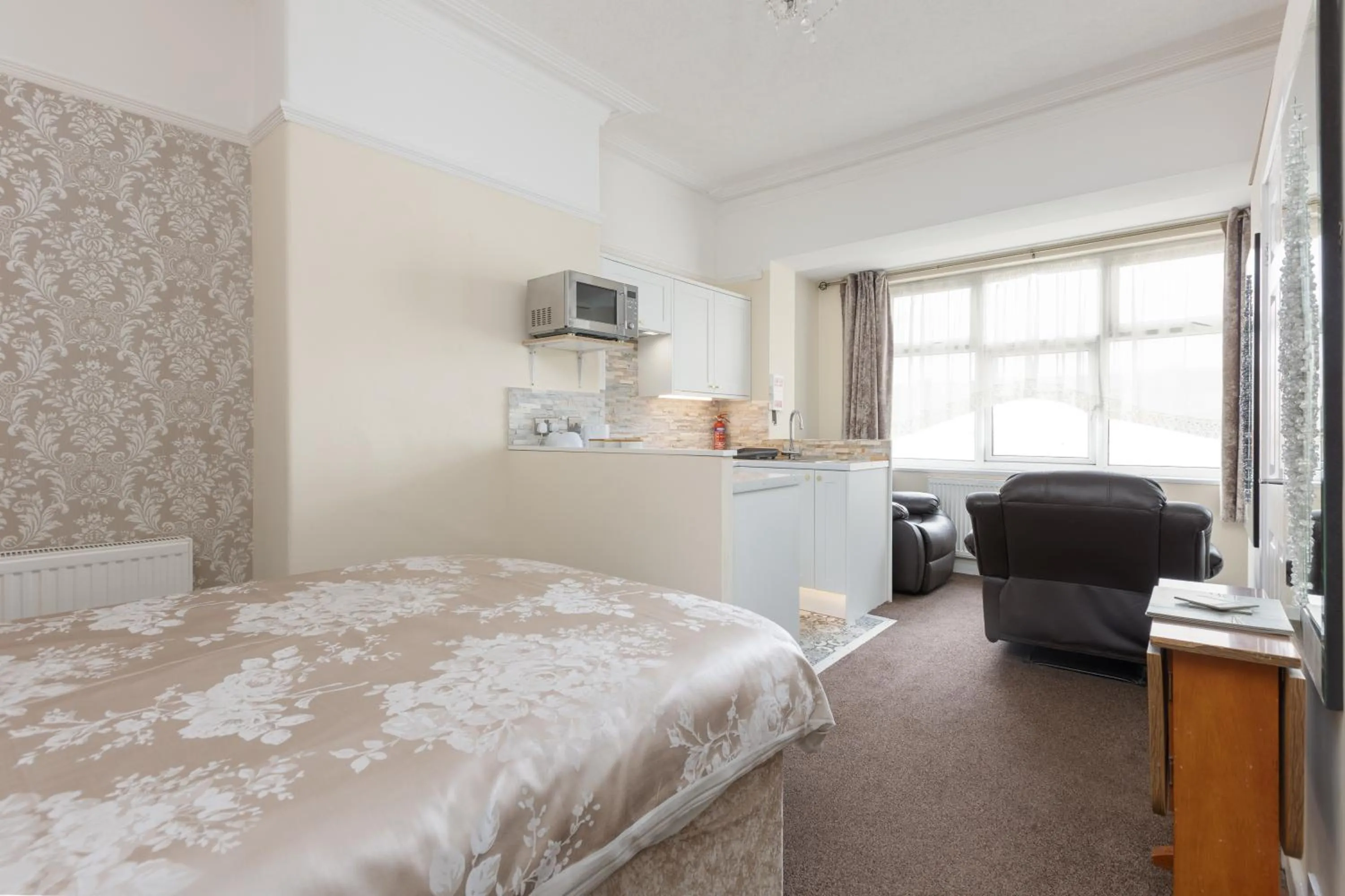 Bed in Beachcliffe Holiday Apartments