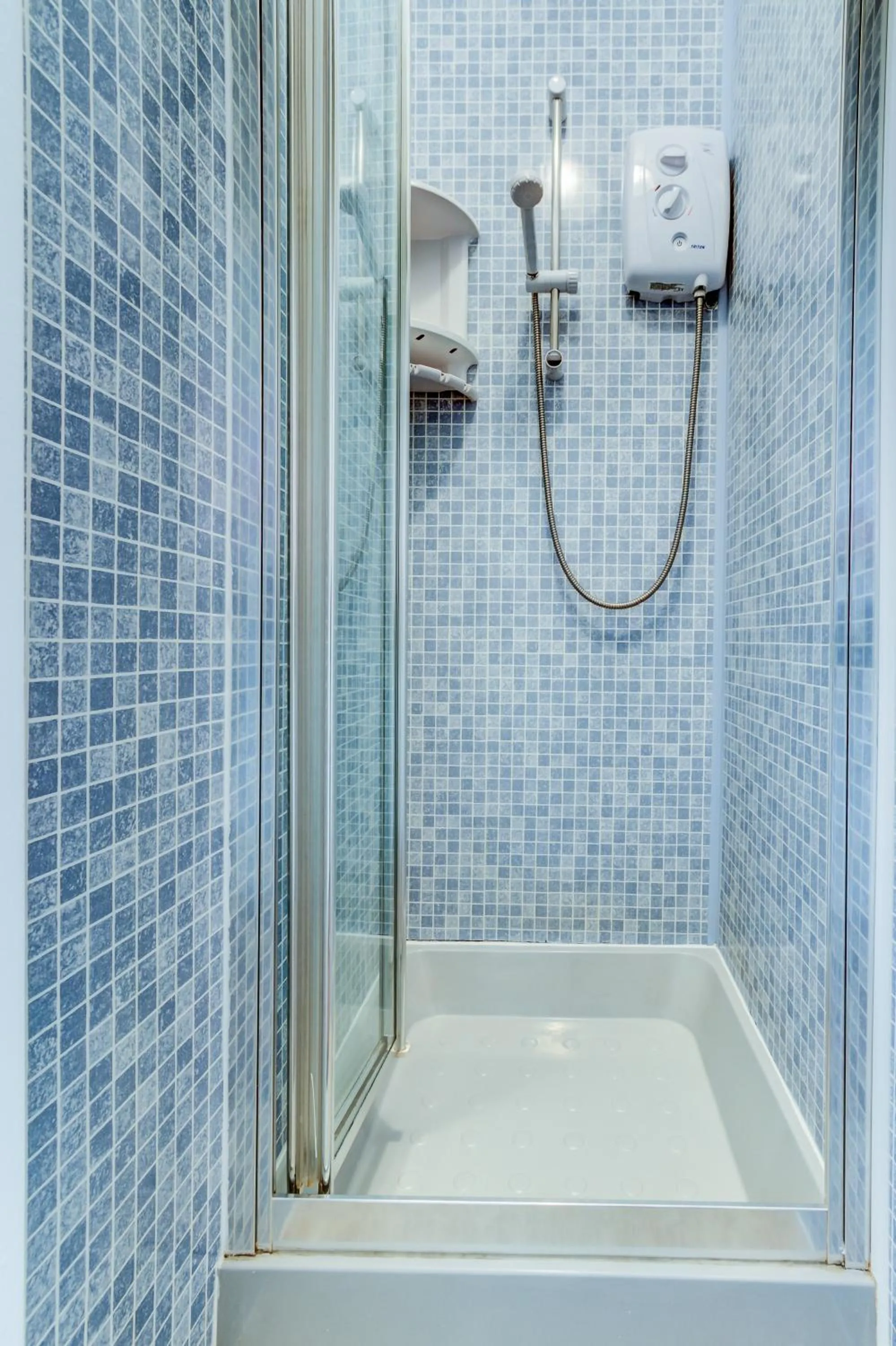 Shower in Beachcliffe Holiday Apartments
