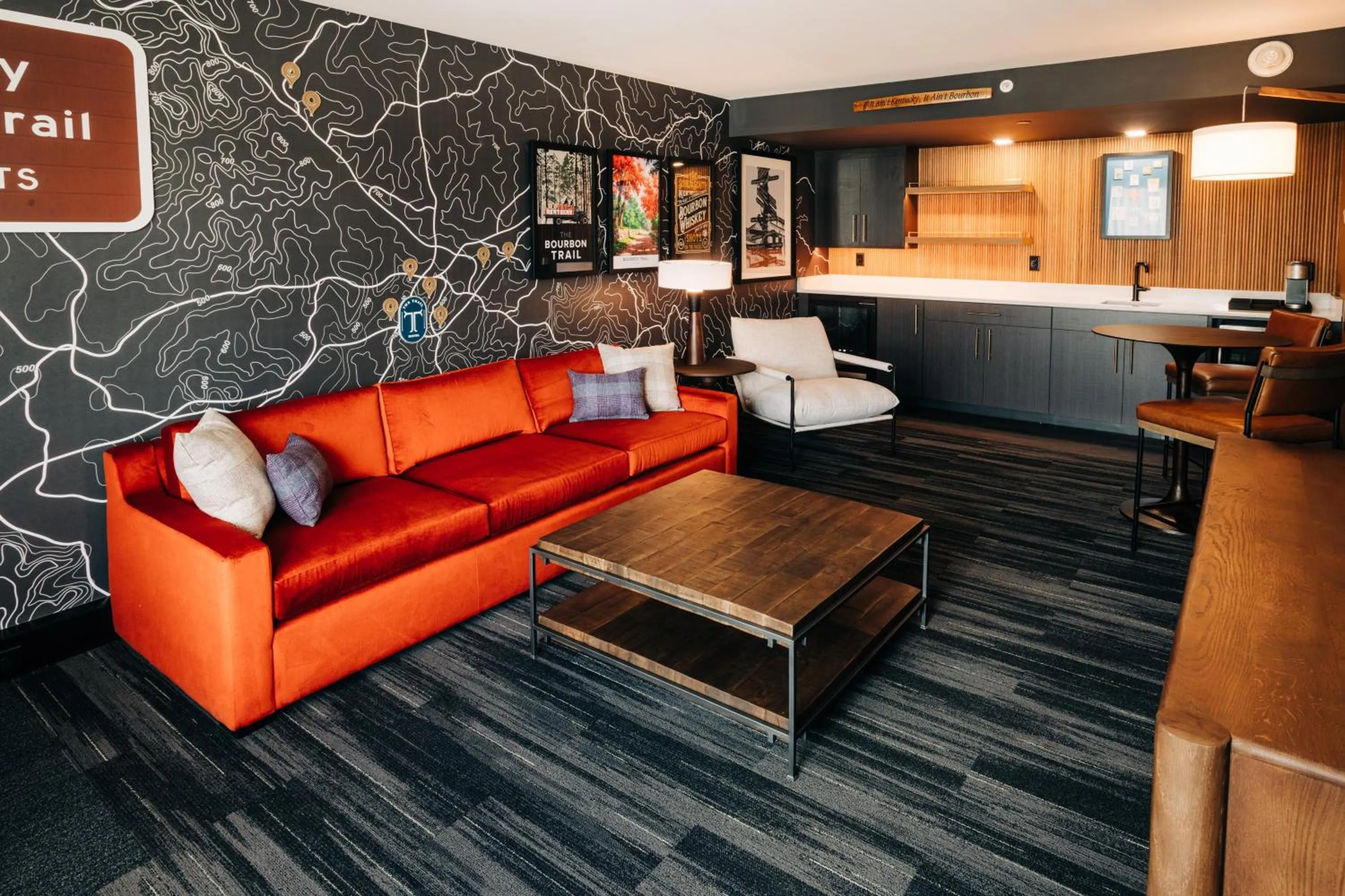 Living room in The Trail Hotel