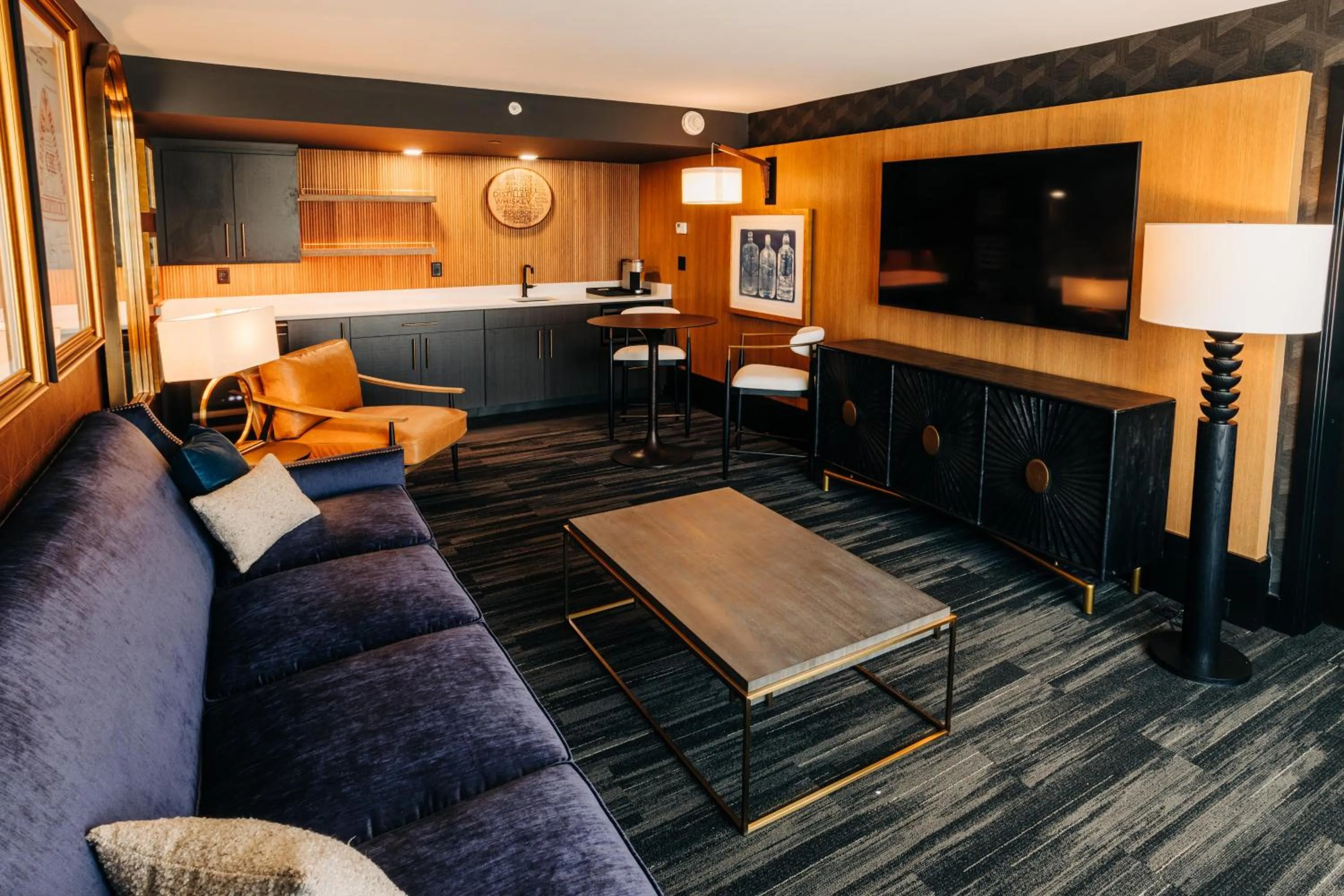 Living room in The Trail Hotel