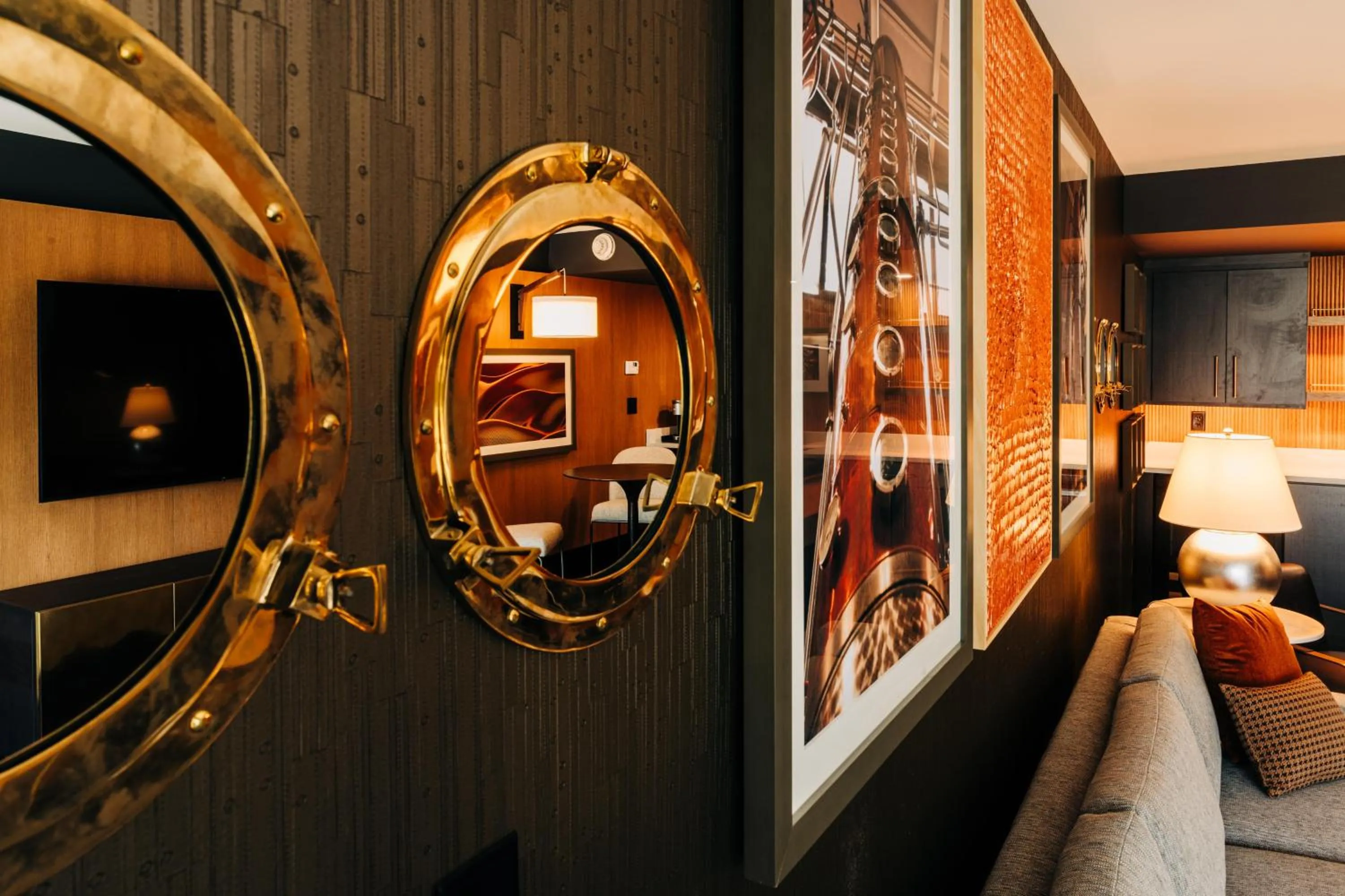 Living room in The Trail Hotel