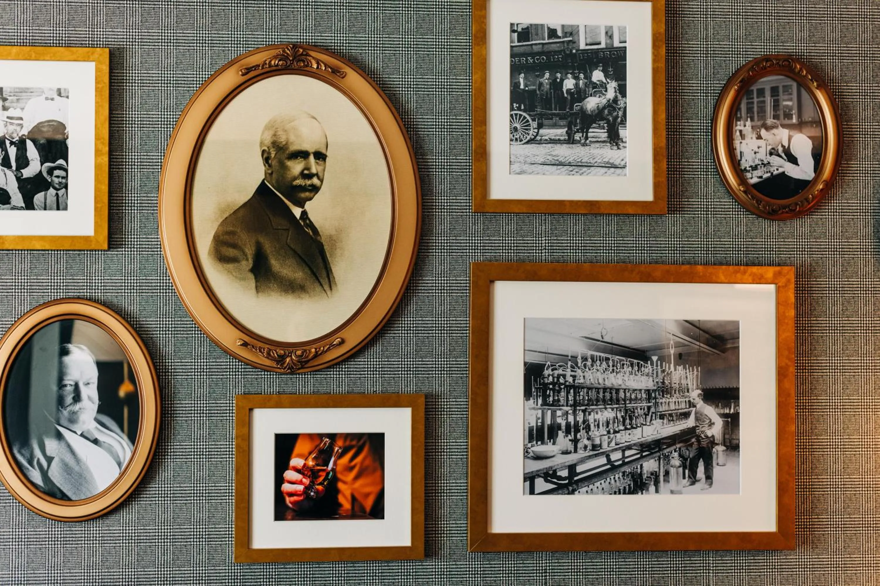 Living room in The Trail Hotel
