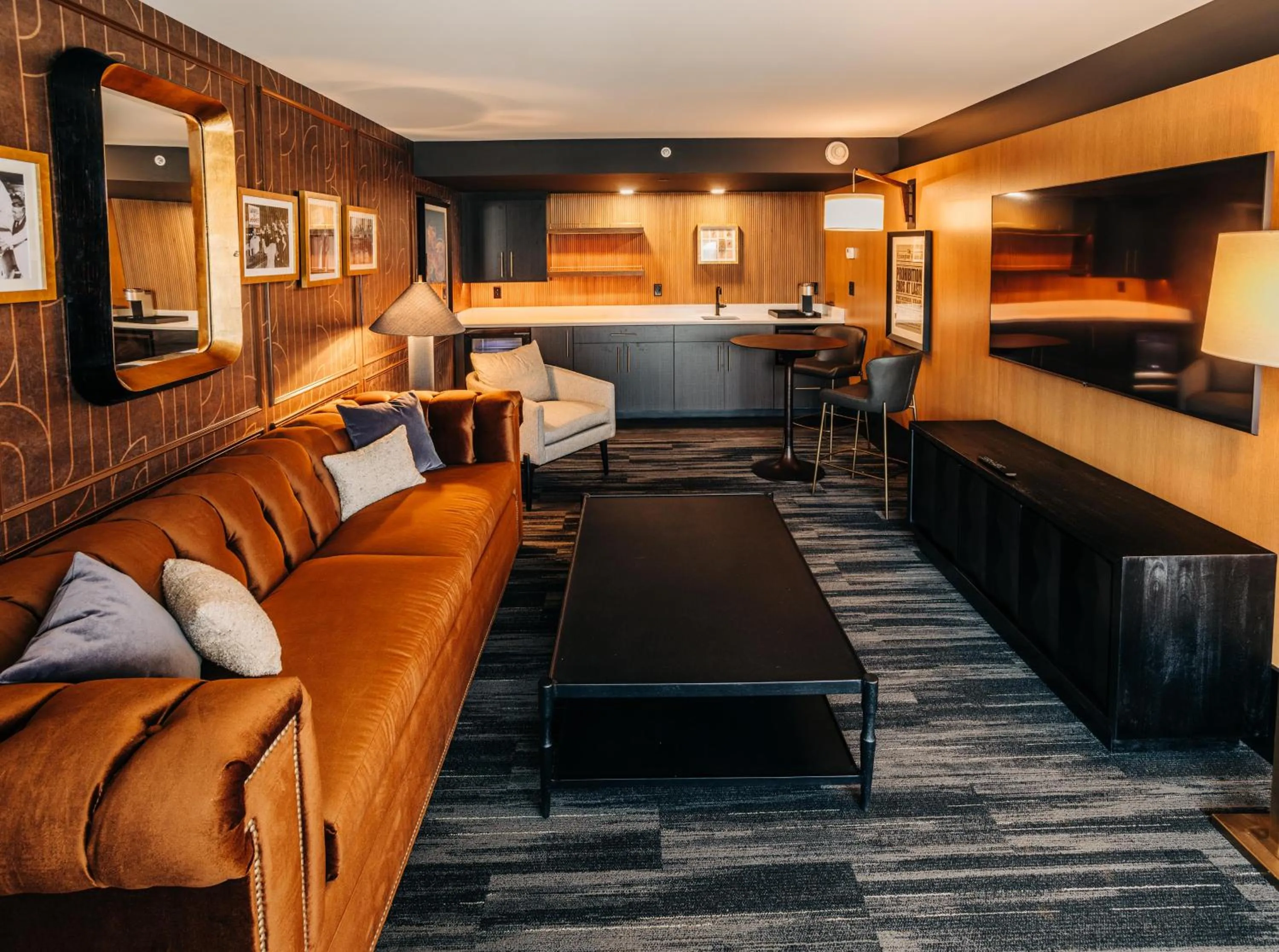 Living room in The Trail Hotel