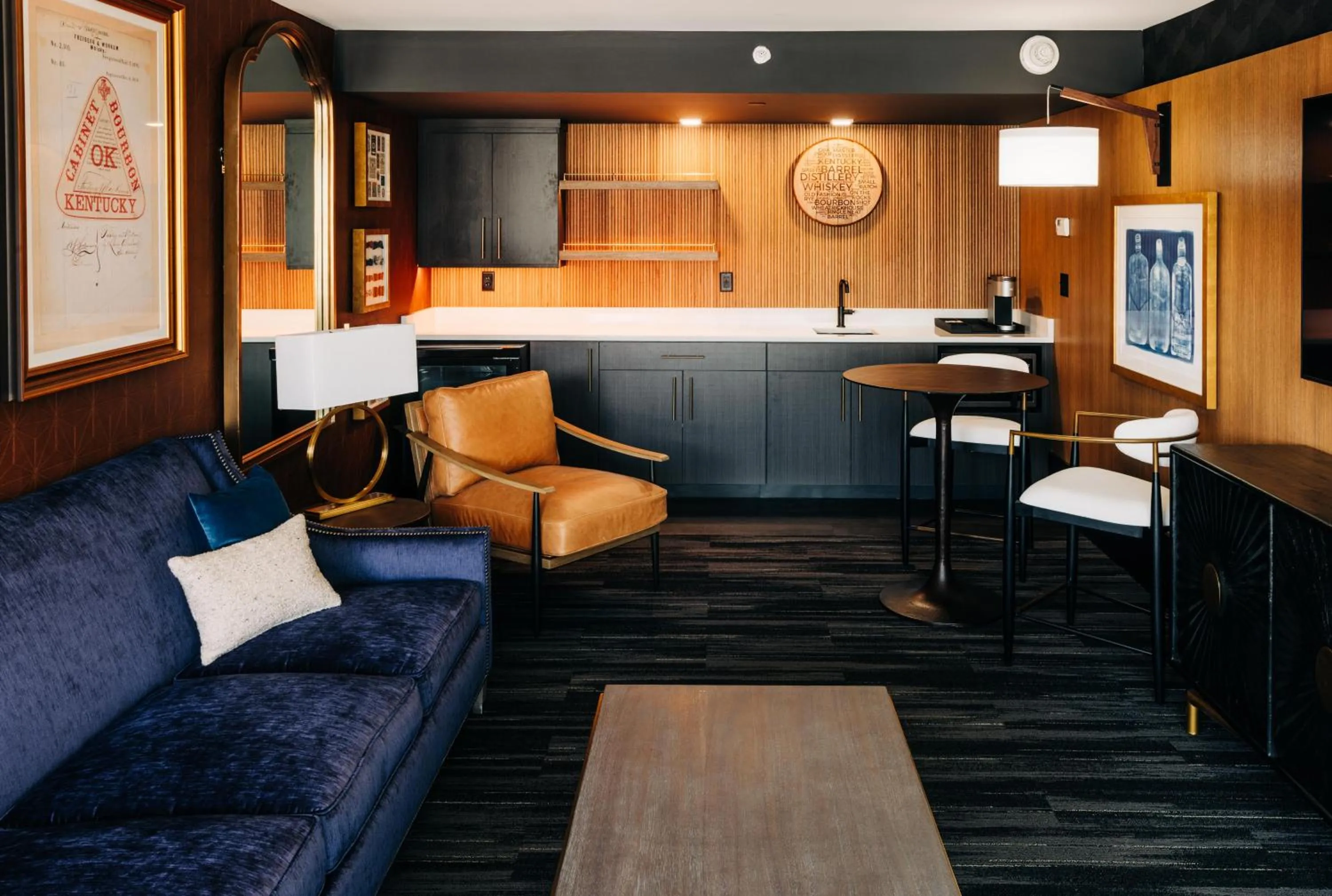 Living room in The Trail Hotel