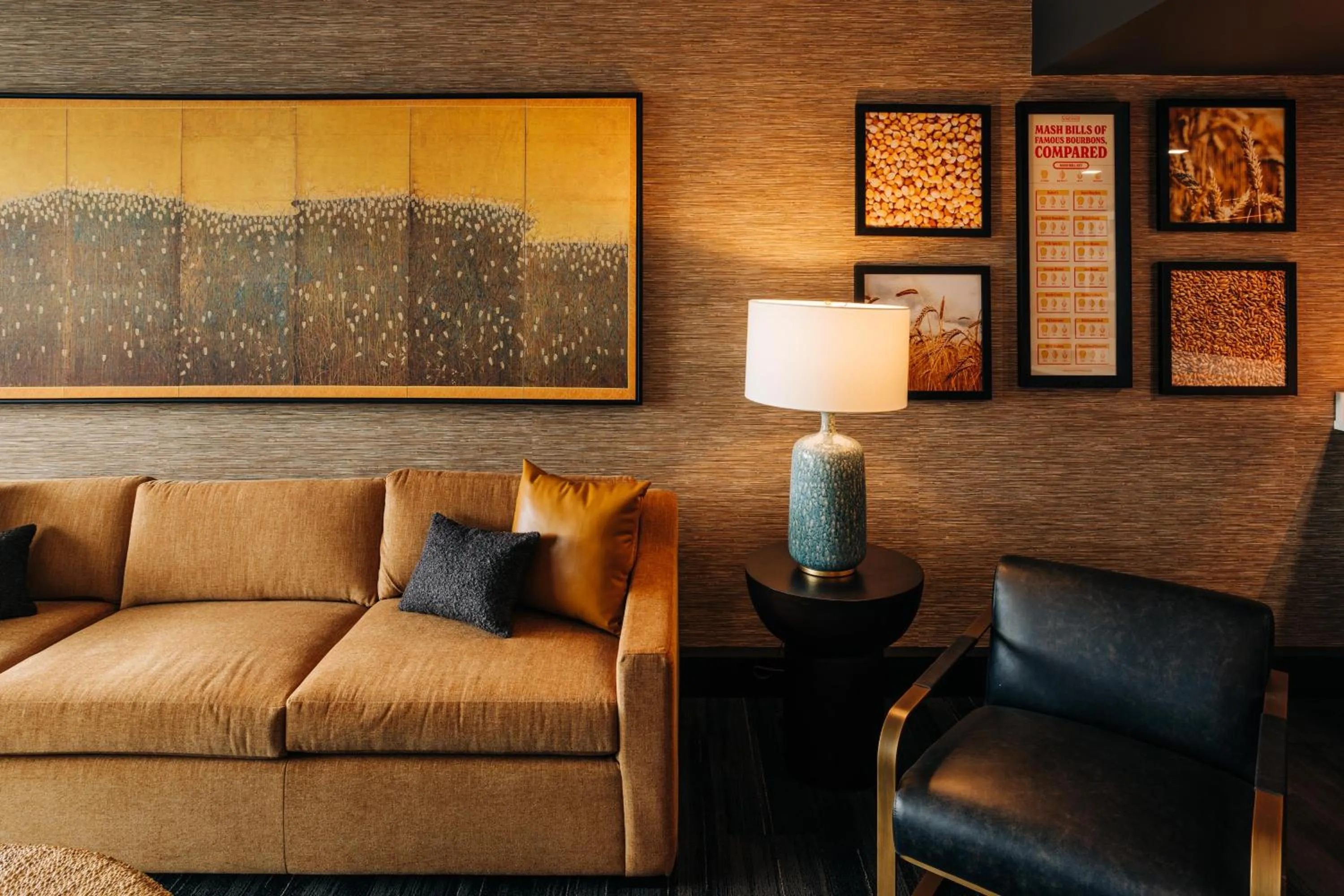 Living room in The Trail Hotel