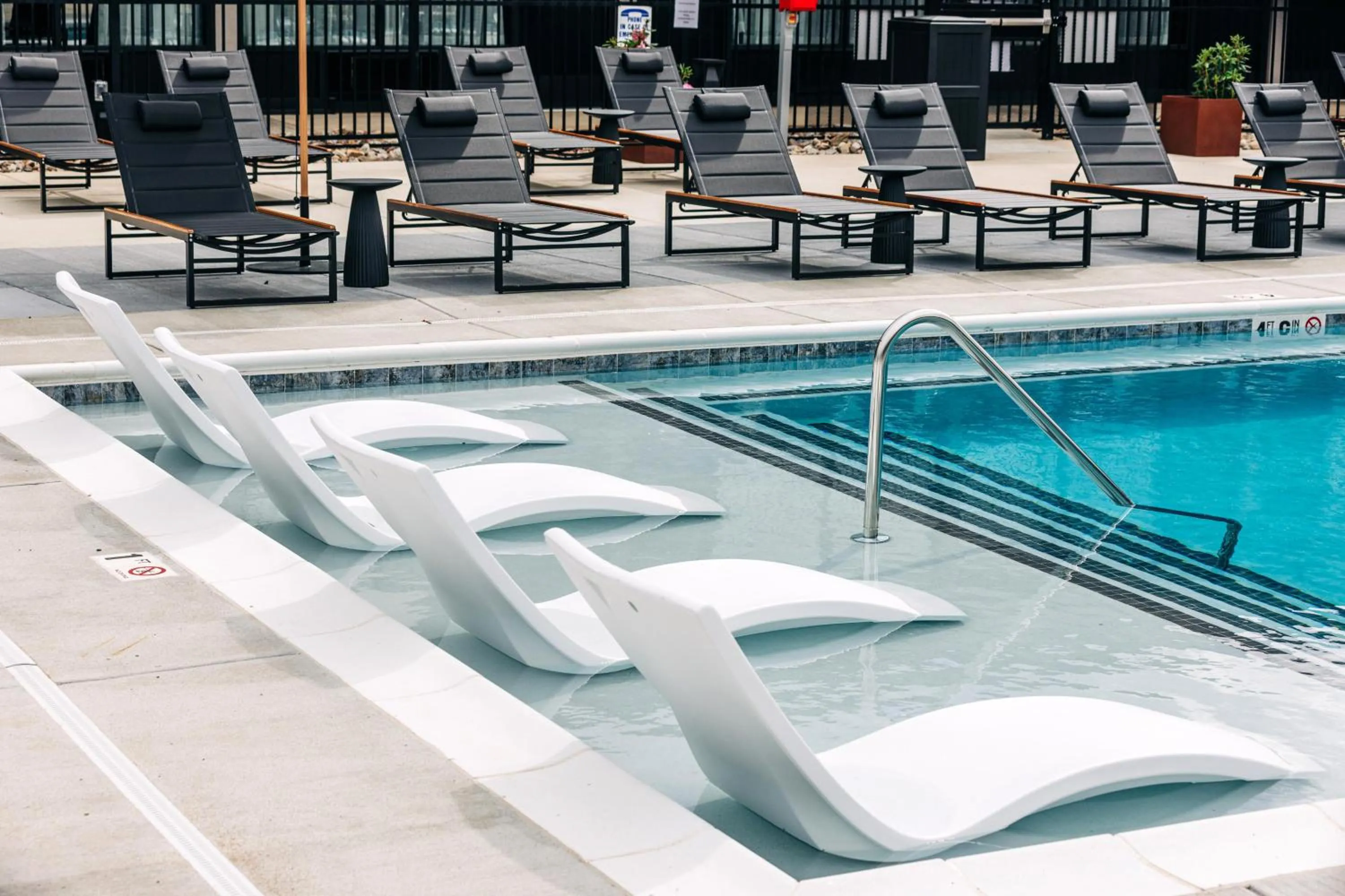 Swimming pool in The Trail Hotel