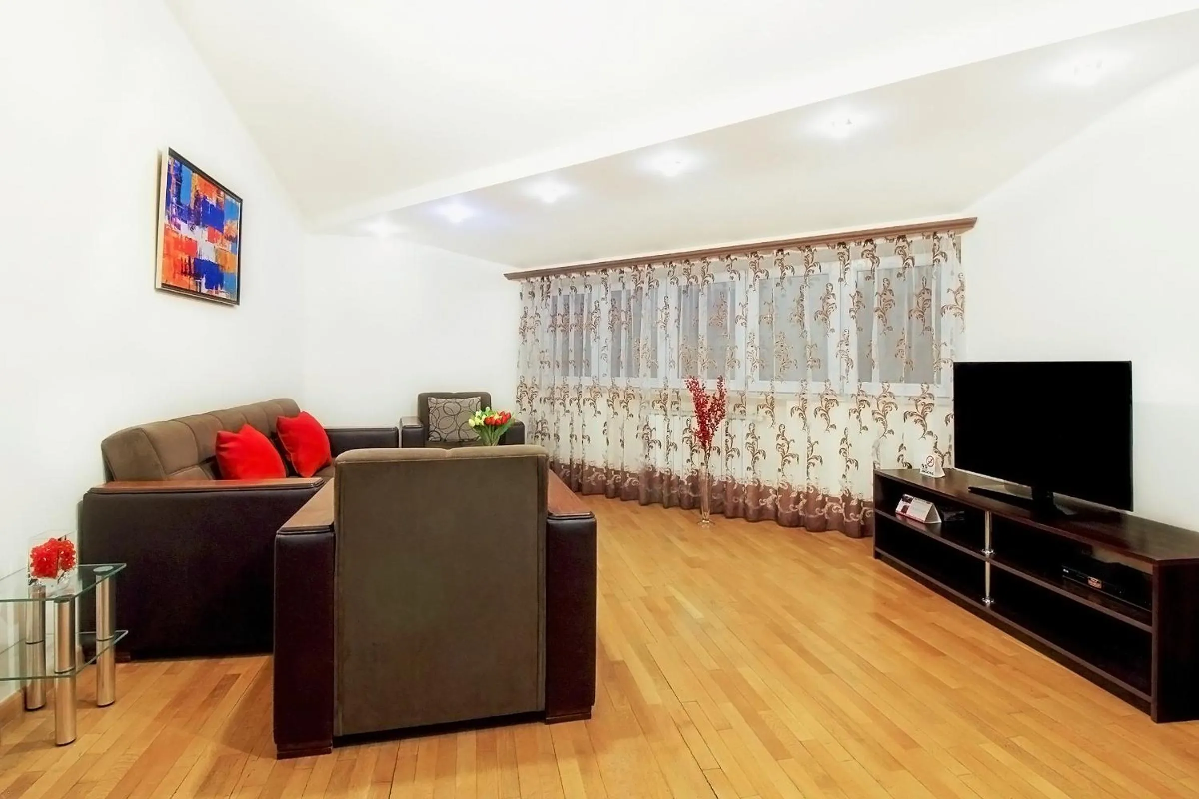 Living room in 2 Bedroom Apartment on Chaikovski street
