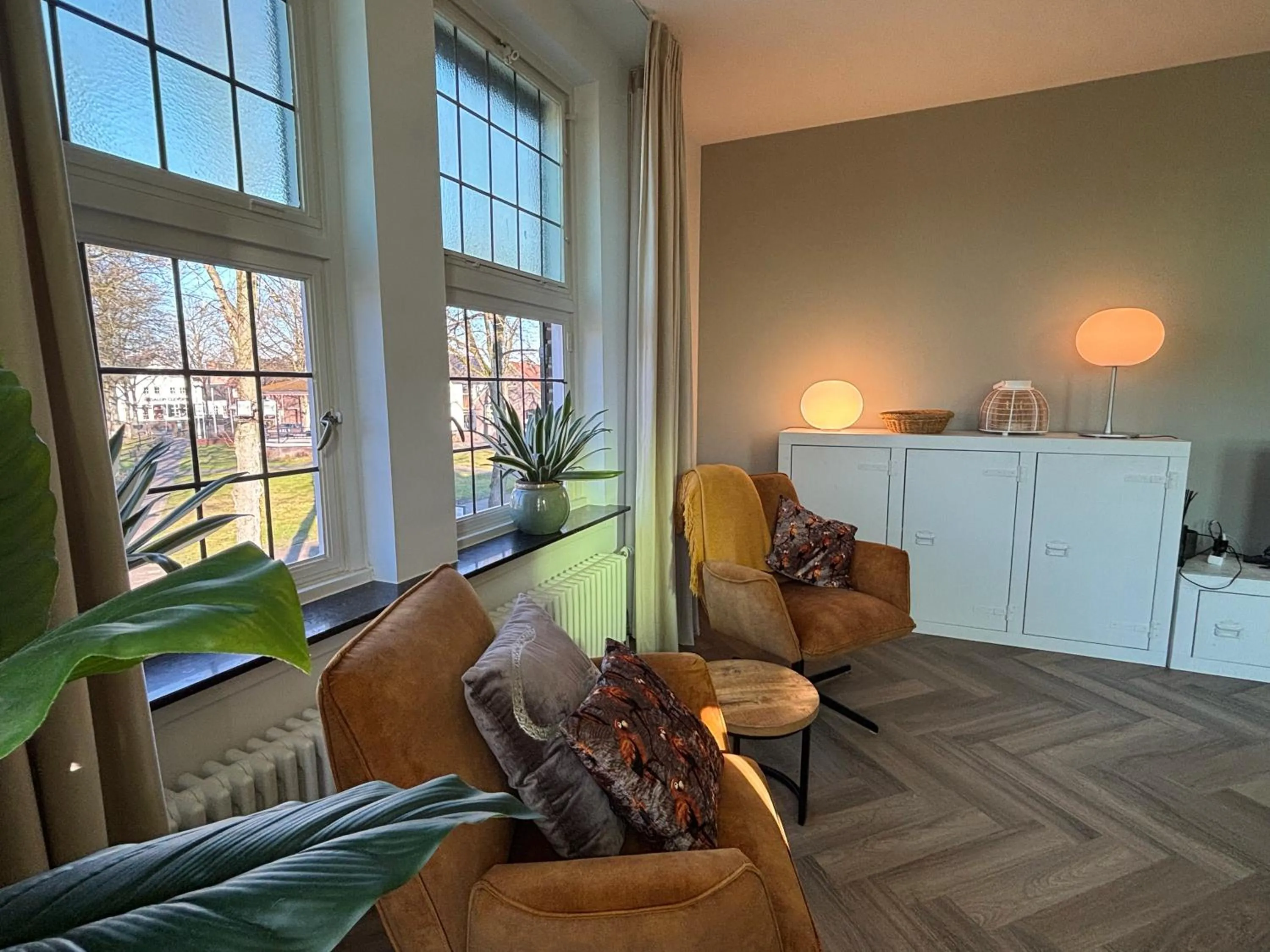 Seating area in In de Witte Dame Hotel Bar Kitchen Apartments