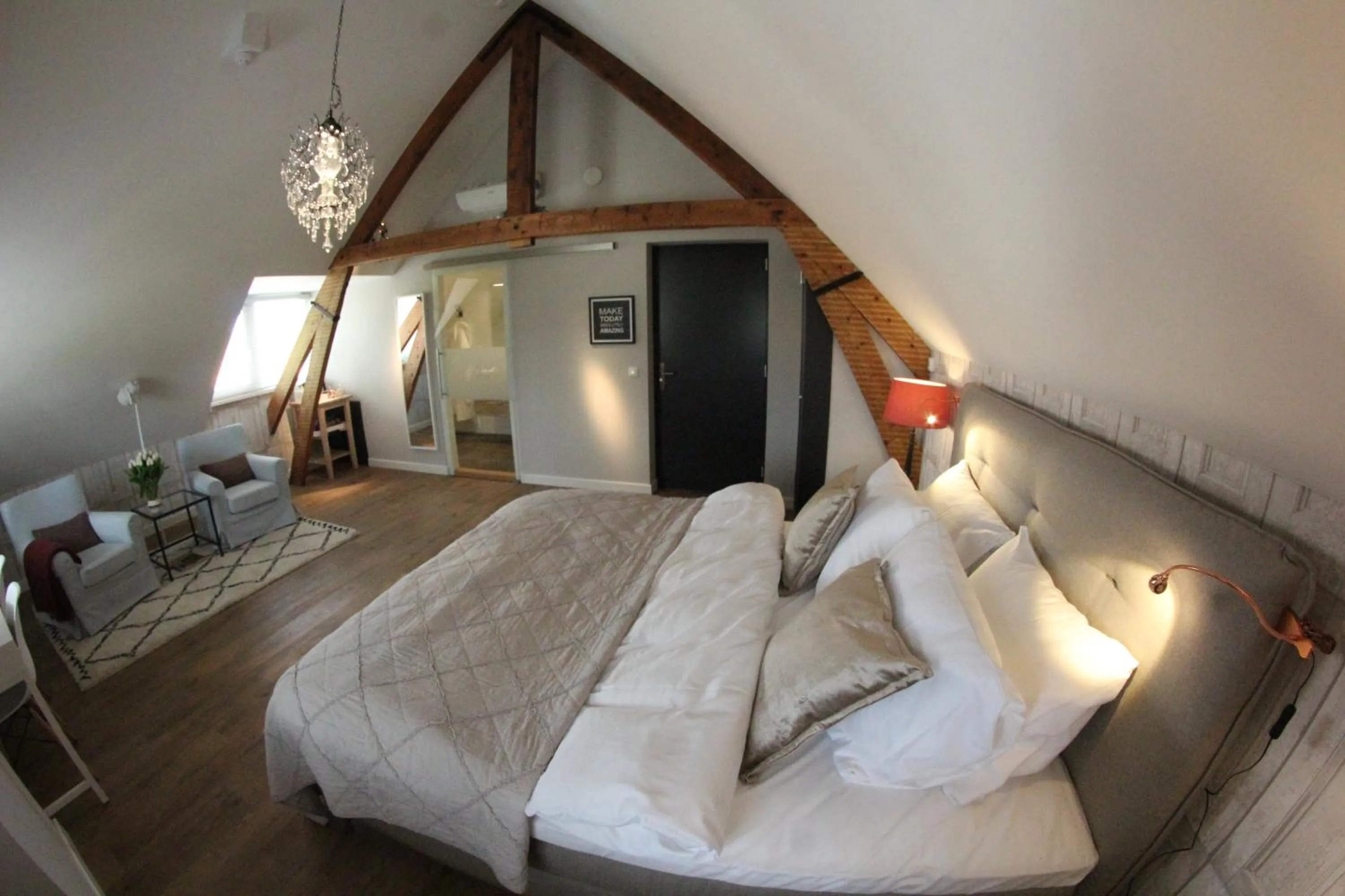 Photo of the whole room, Bed in In de Witte Dame Hotel Bar Kitchen Apartments
