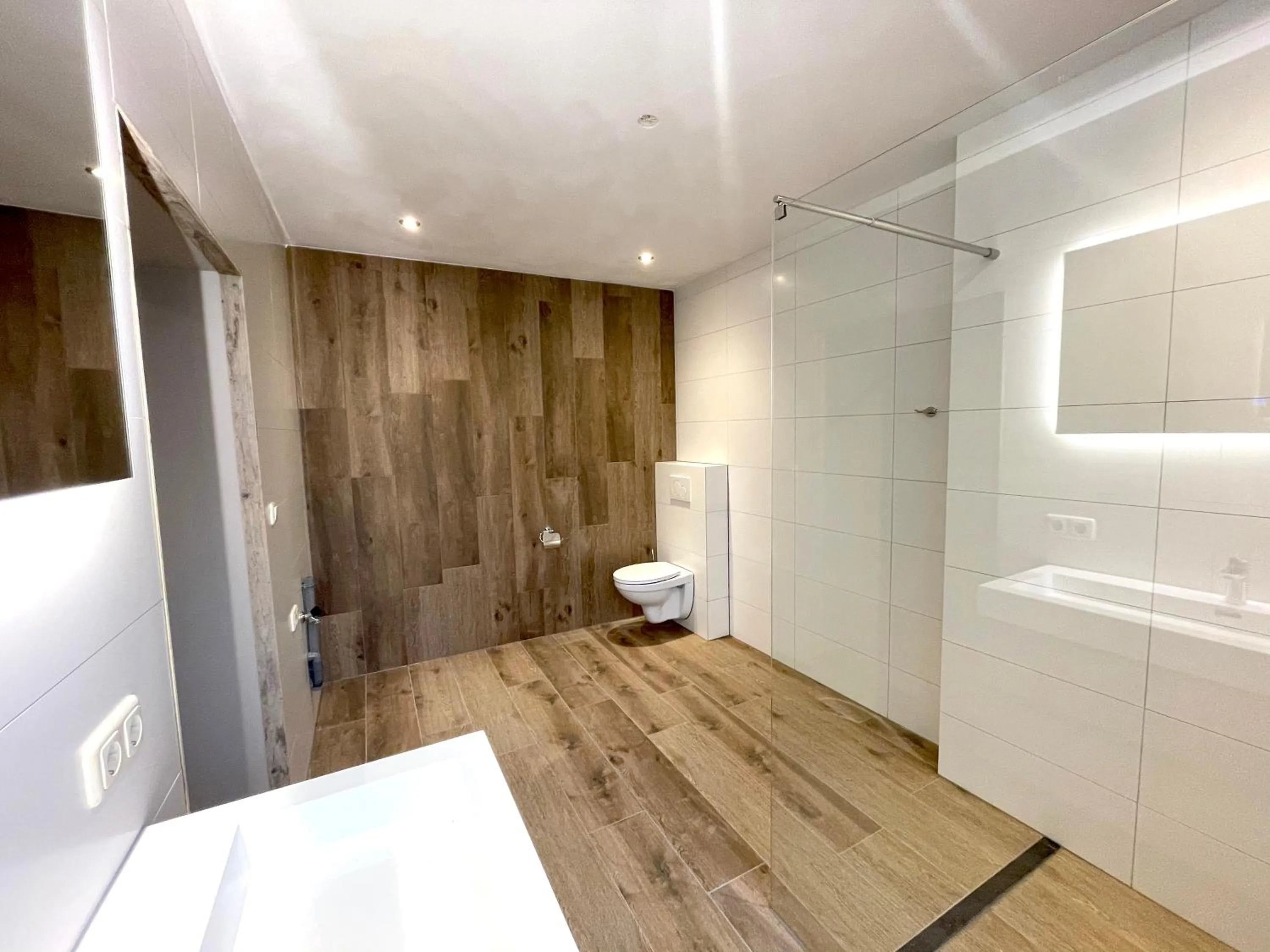 Bathroom in In de Witte Dame Hotel Bar Kitchen Apartments