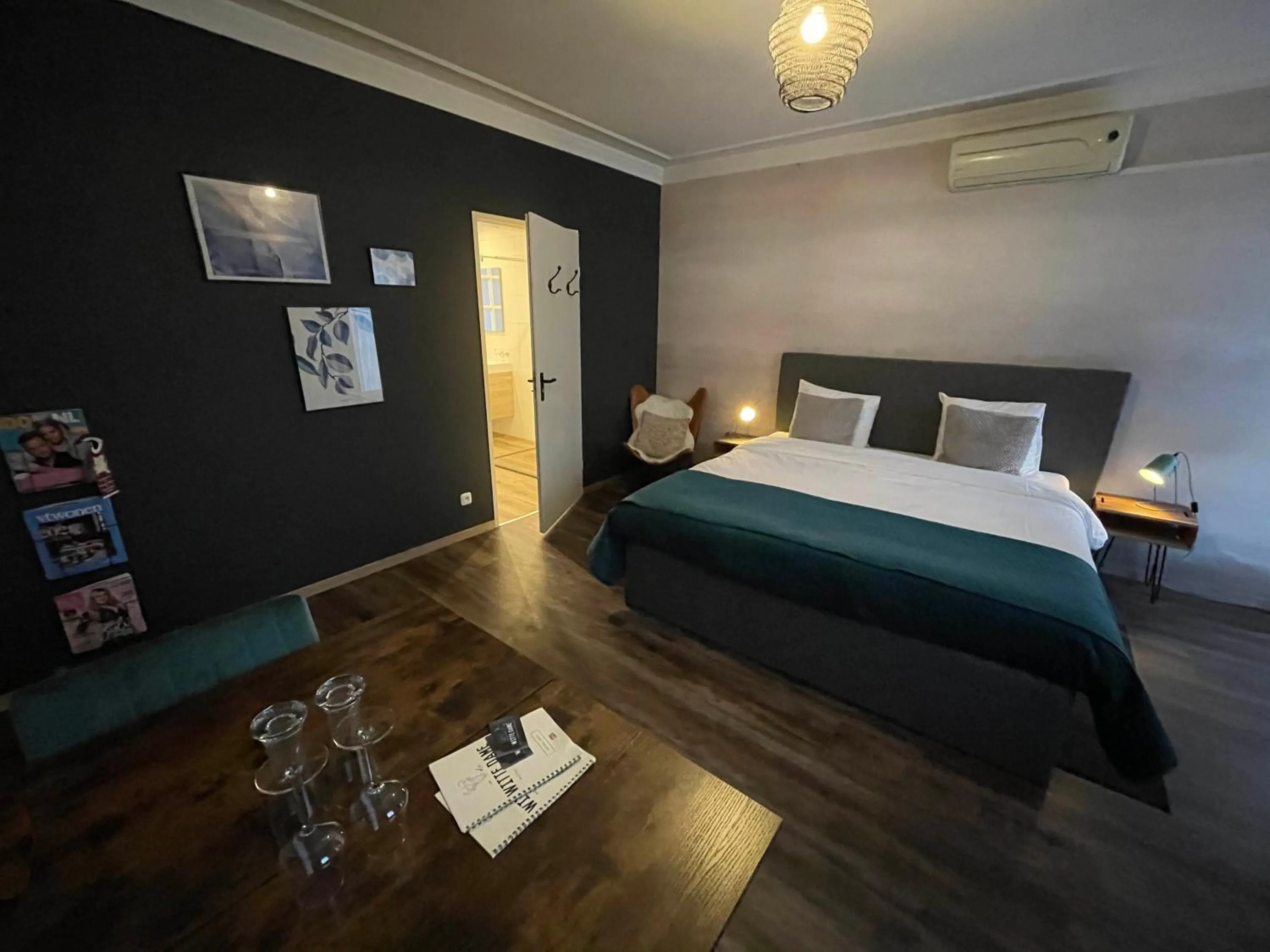 Bedroom, Bed in In de Witte Dame Hotel Bar Kitchen Apartments