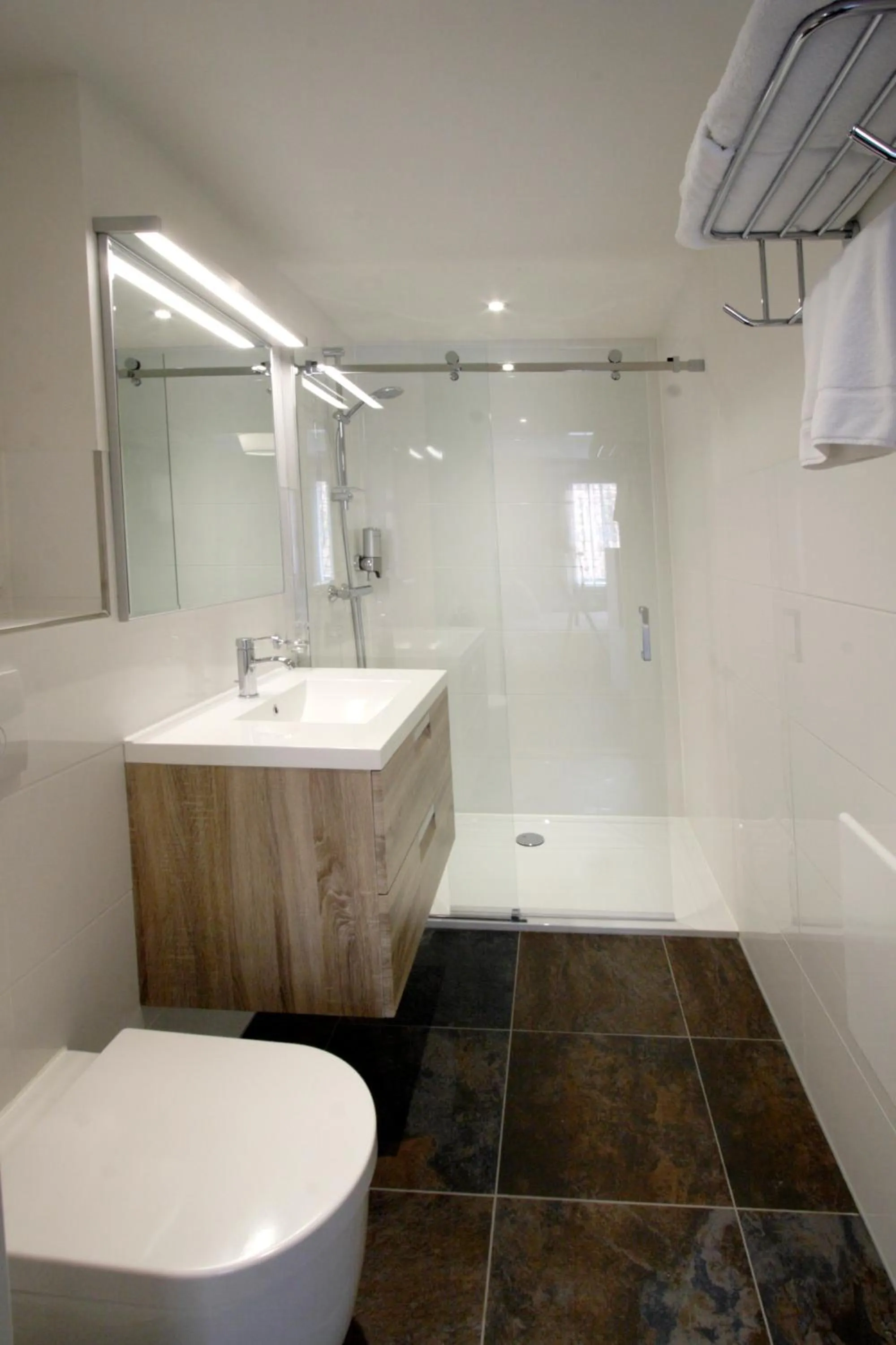 Bathroom in In de Witte Dame Hotel Bar Kitchen Apartments