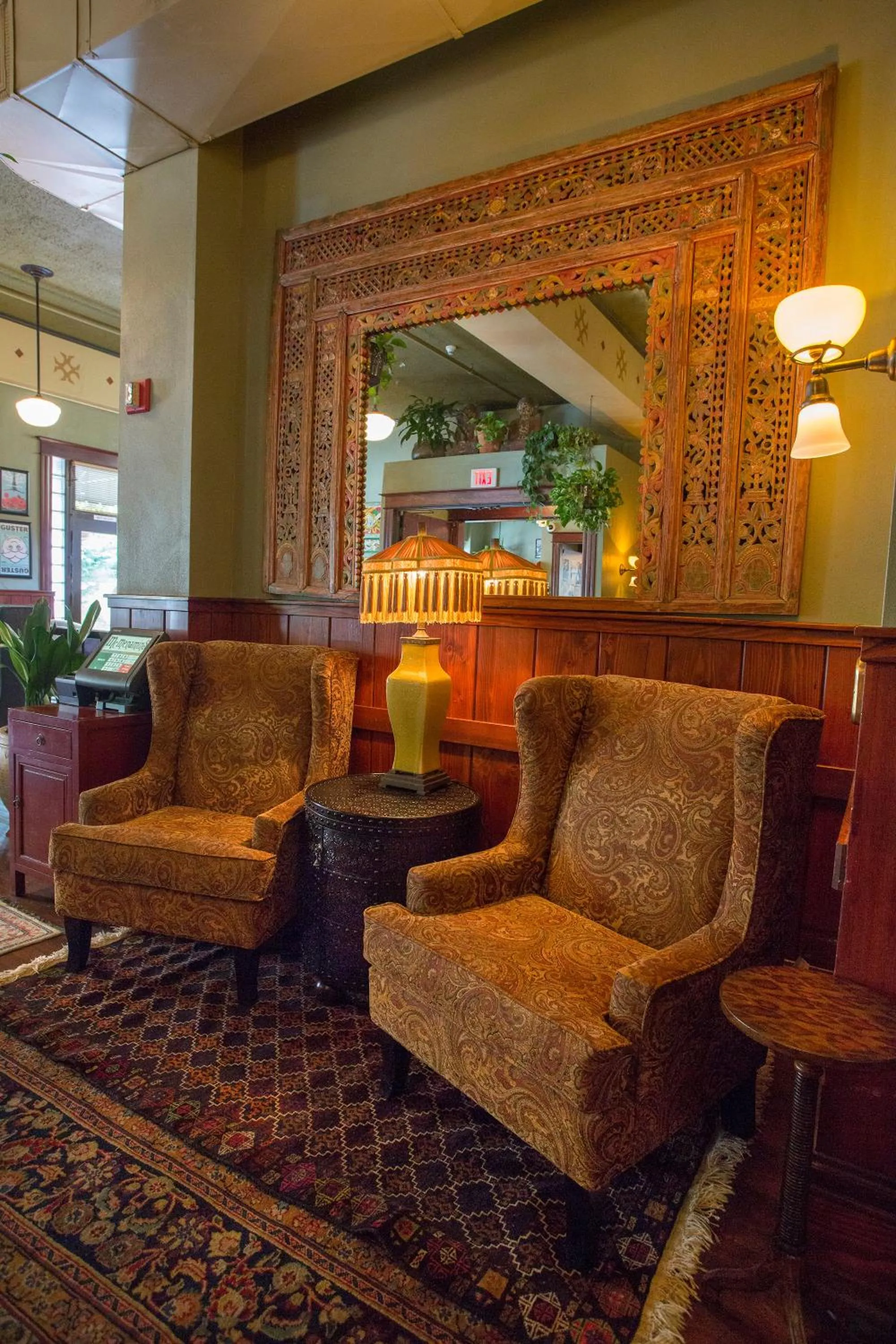 Lounge or bar in McMenamins Hotel Oregon
