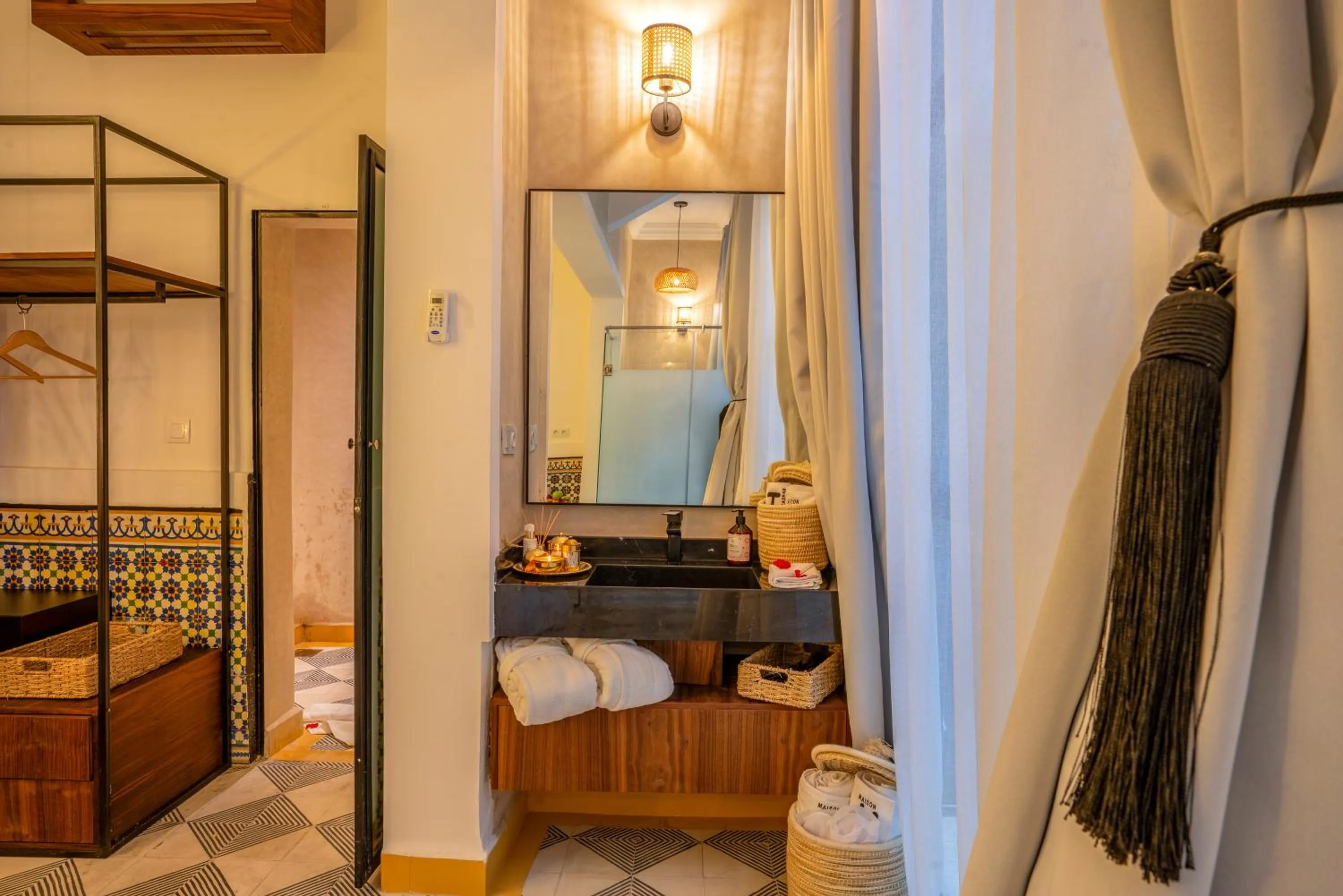 Bathroom, Bed in Maison H Kasbah